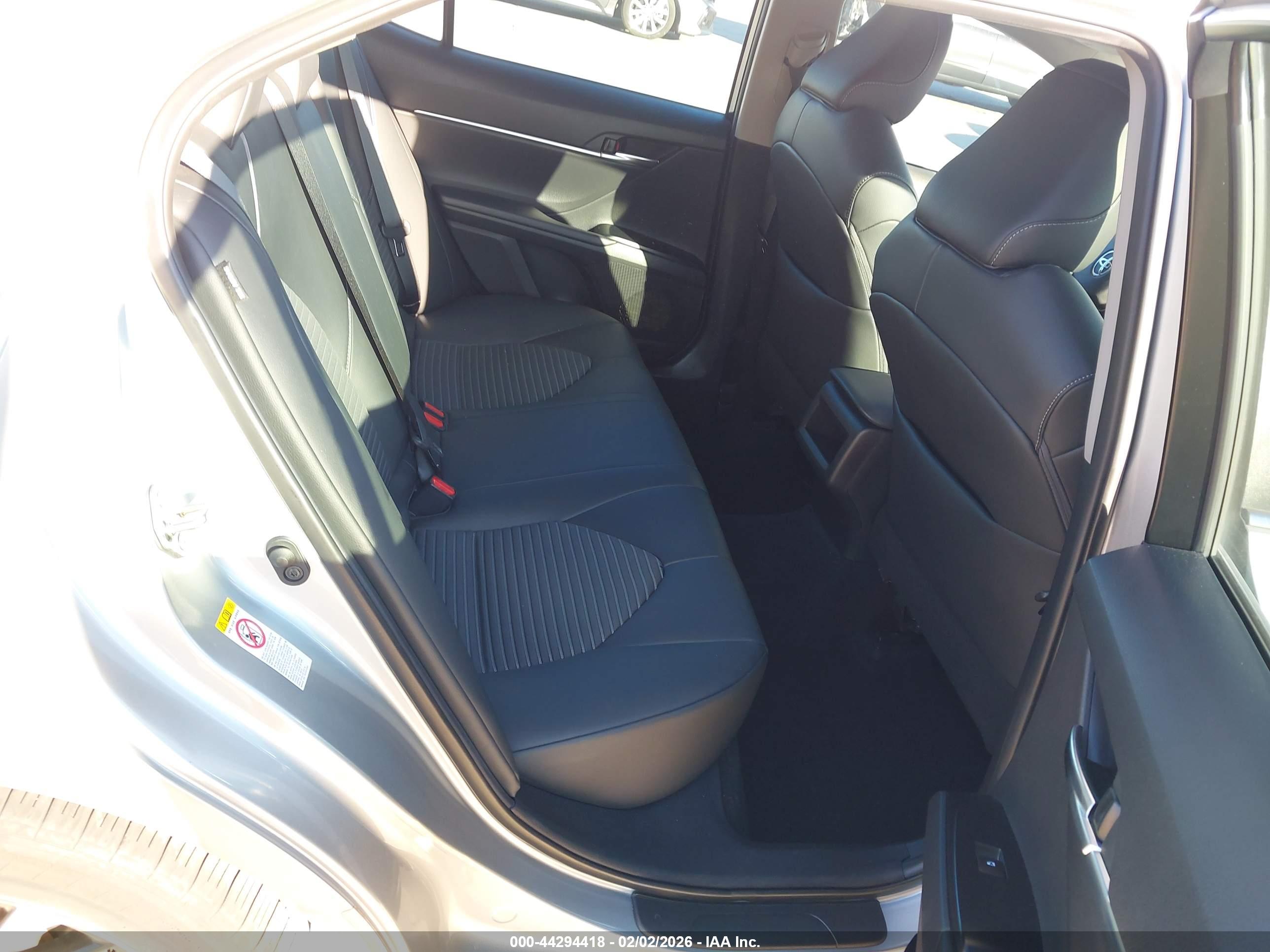 TOYOTA CAMRY image 8