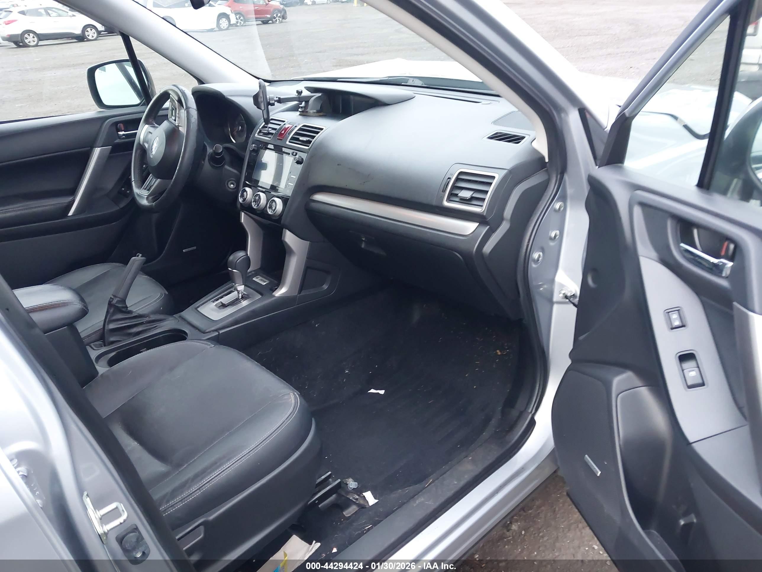SUBARU FORESTER image 5
