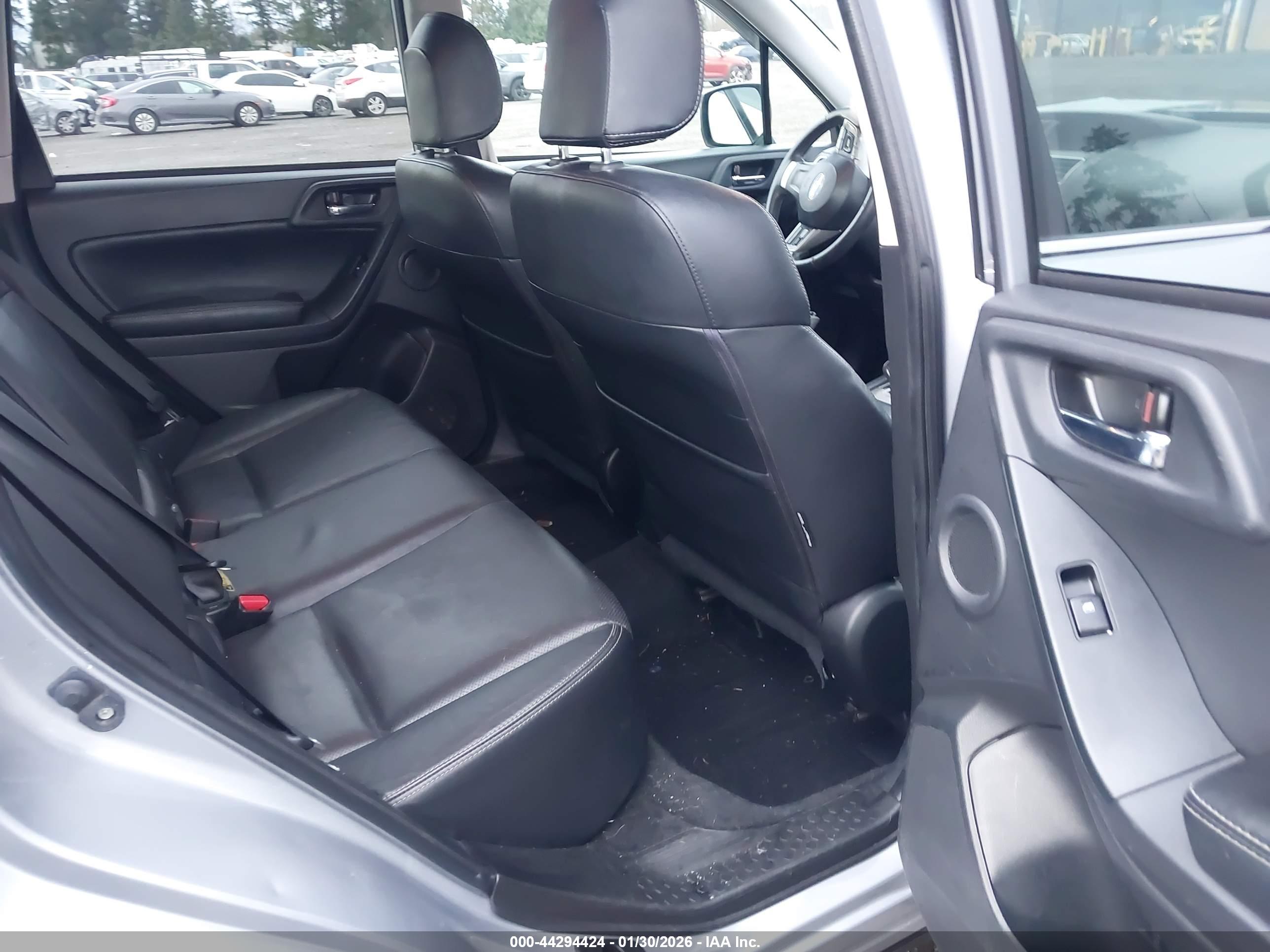 SUBARU FORESTER image 8