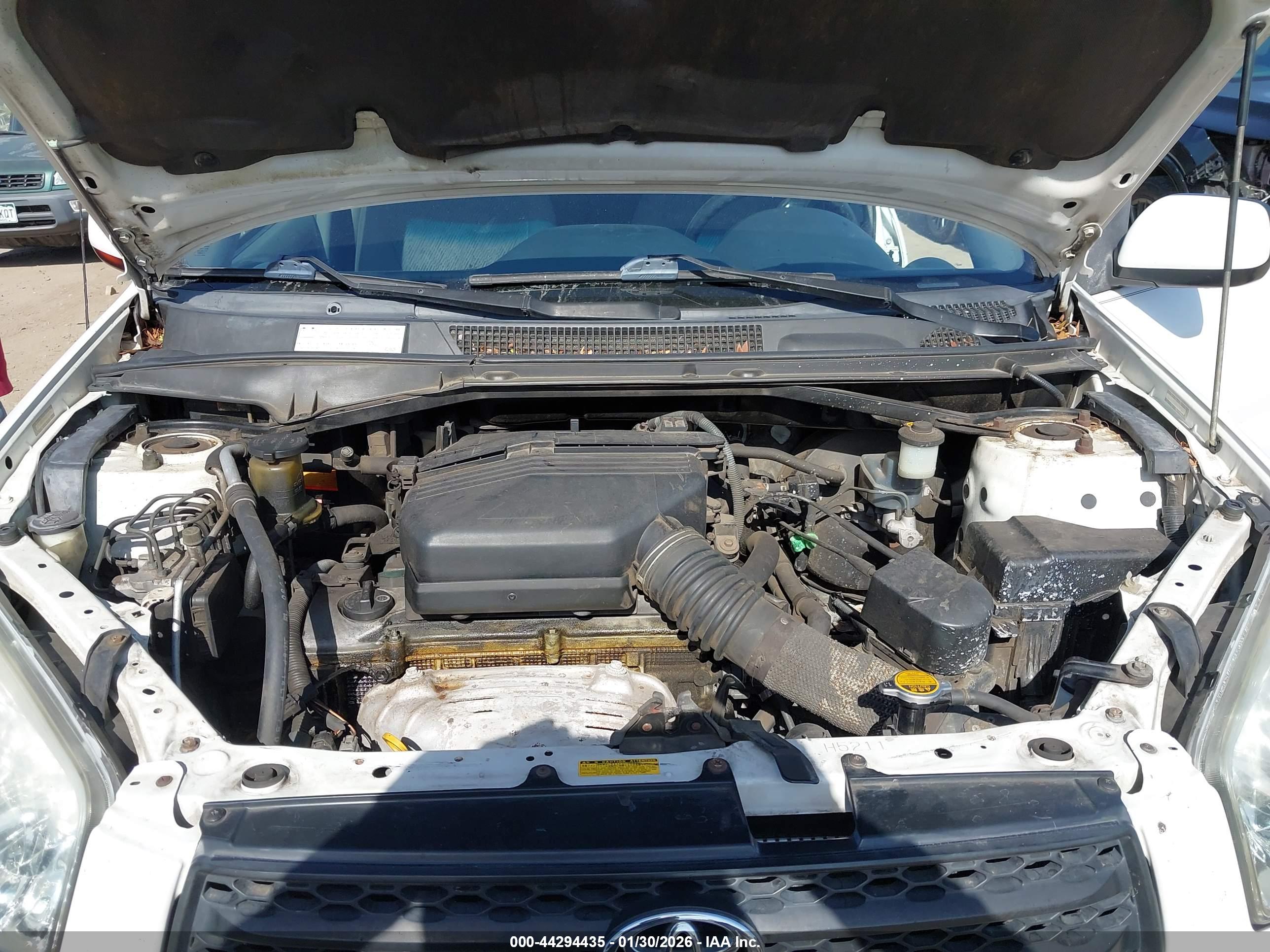 TOYOTA RAV4 image 10