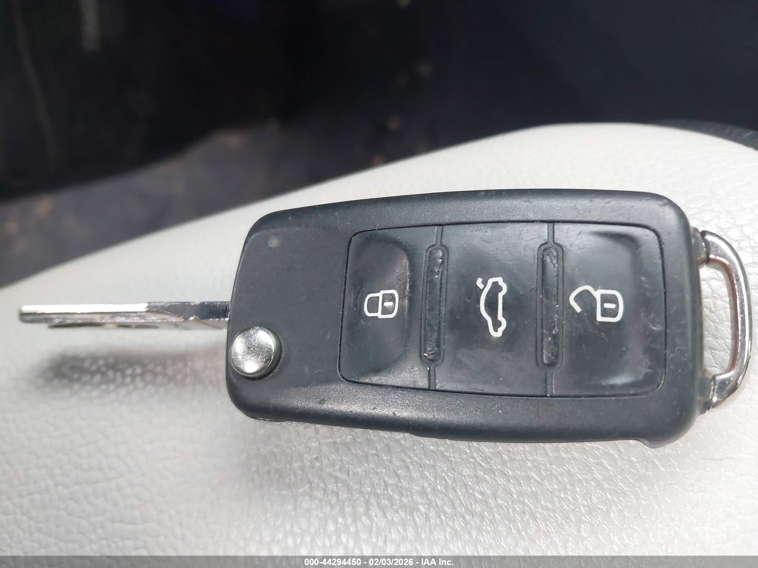 VOLKSWAGEN JETTA image 11