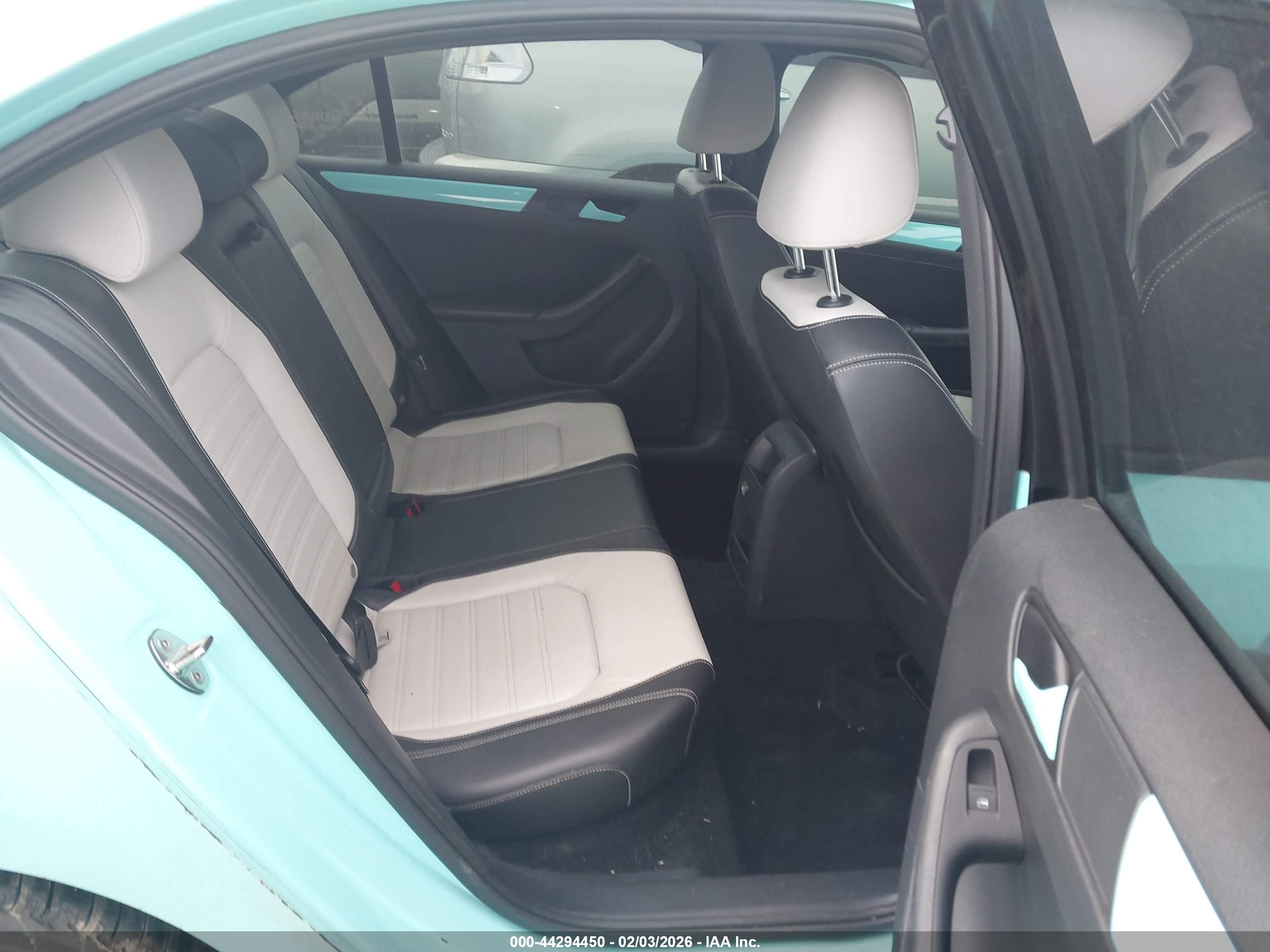 VOLKSWAGEN JETTA image 8