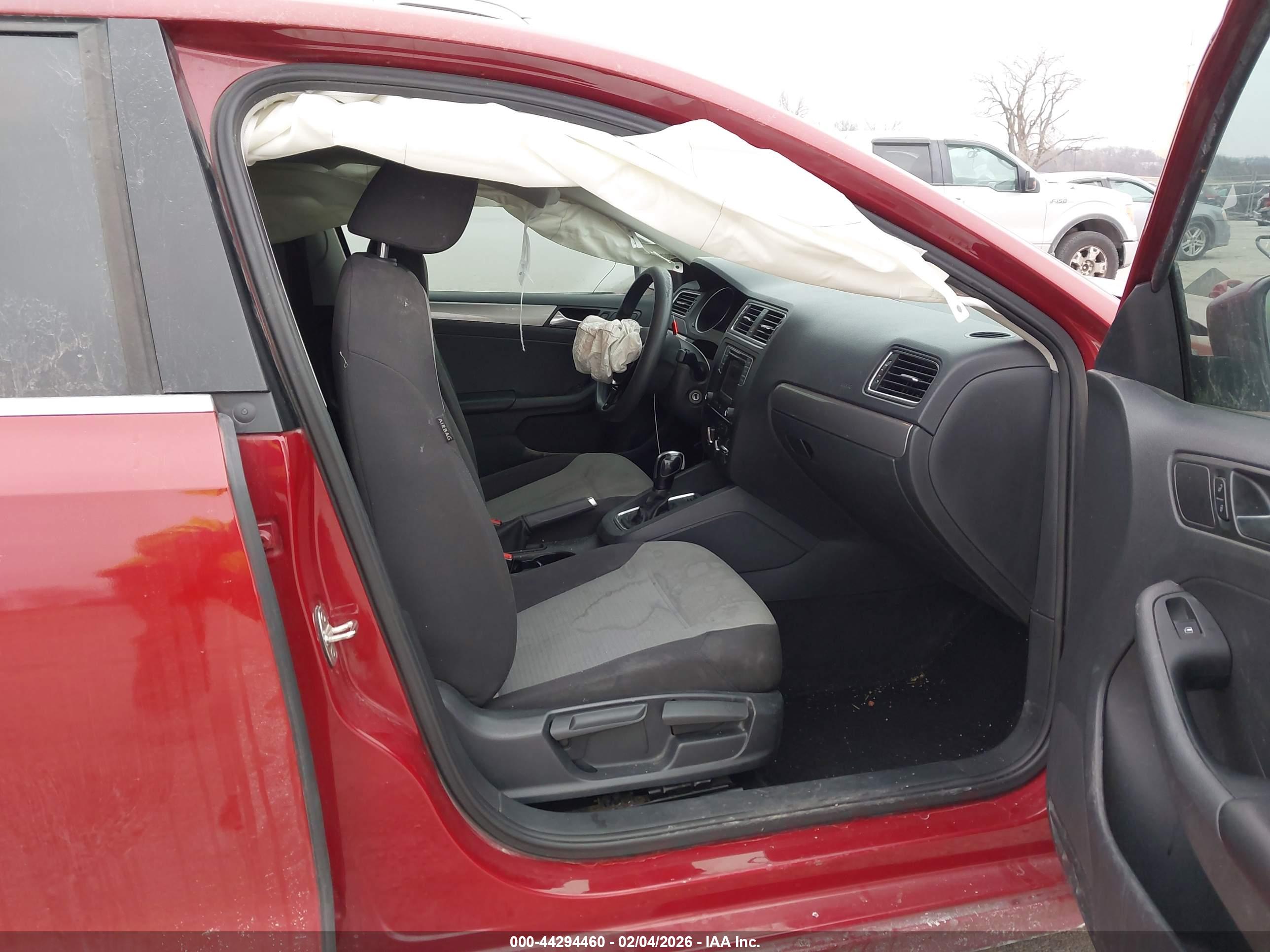 VOLKSWAGEN JETTA image 5