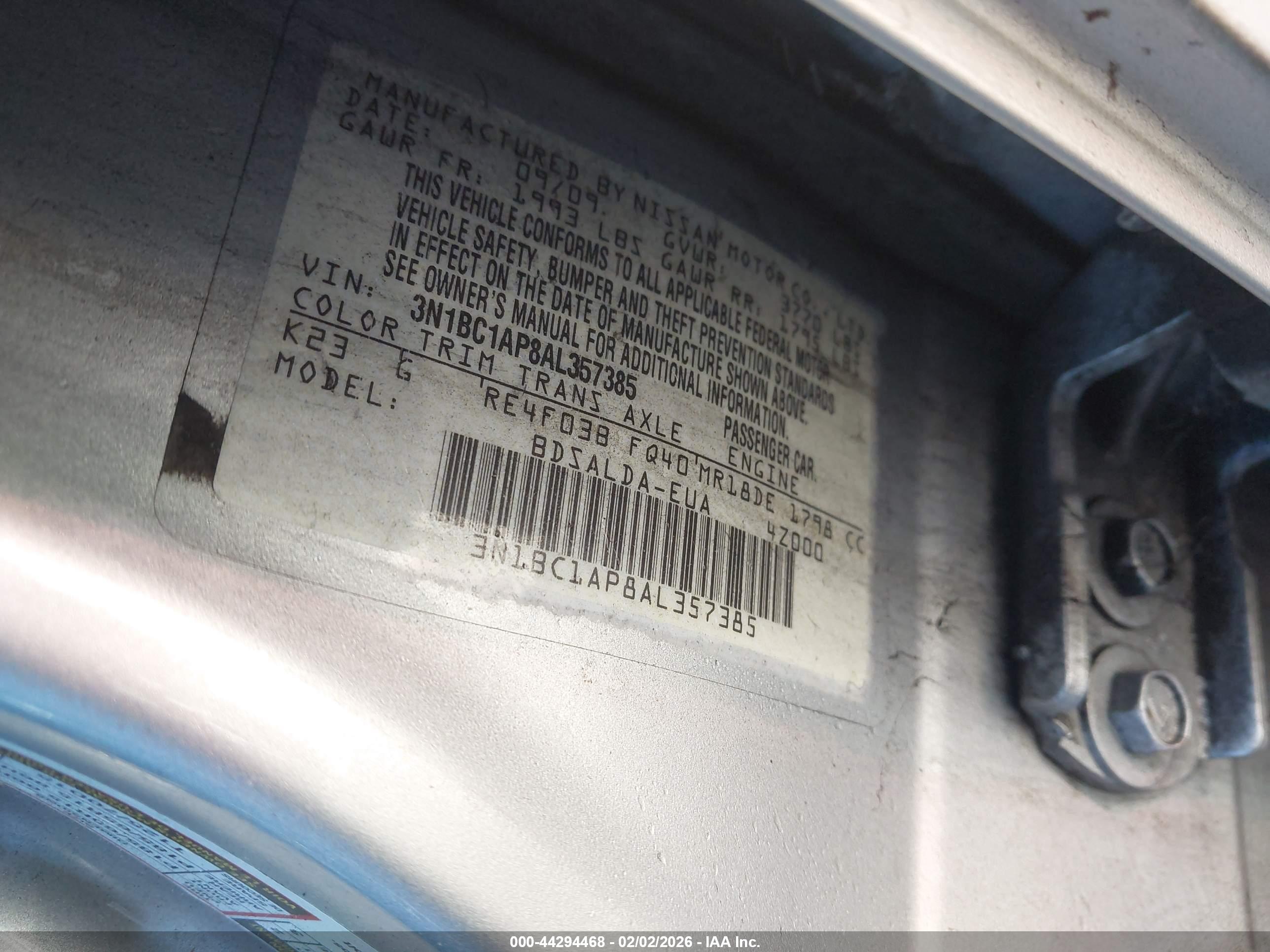 NISSAN VERSA image 9