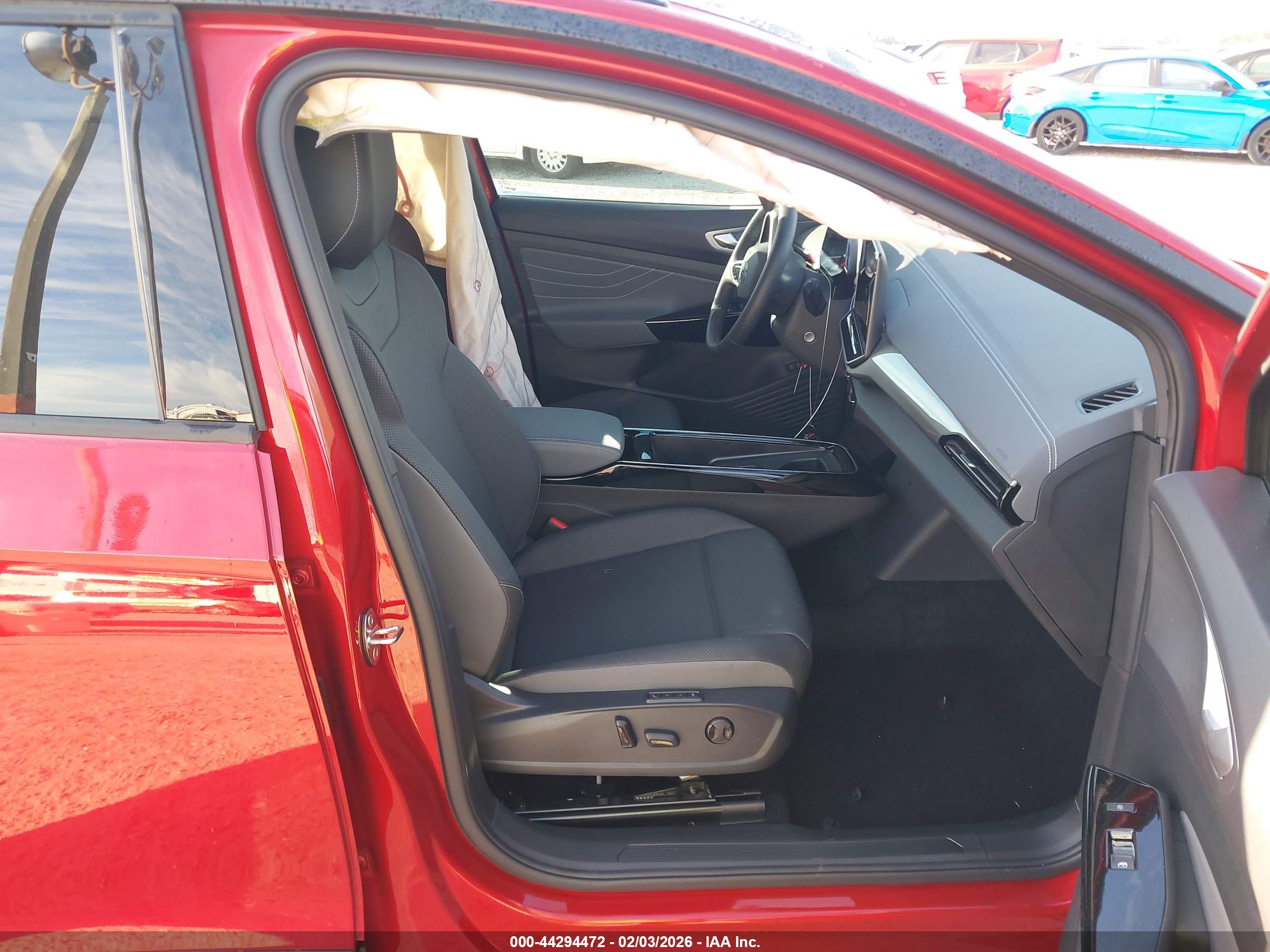 VOLKSWAGEN ID.4 image 5