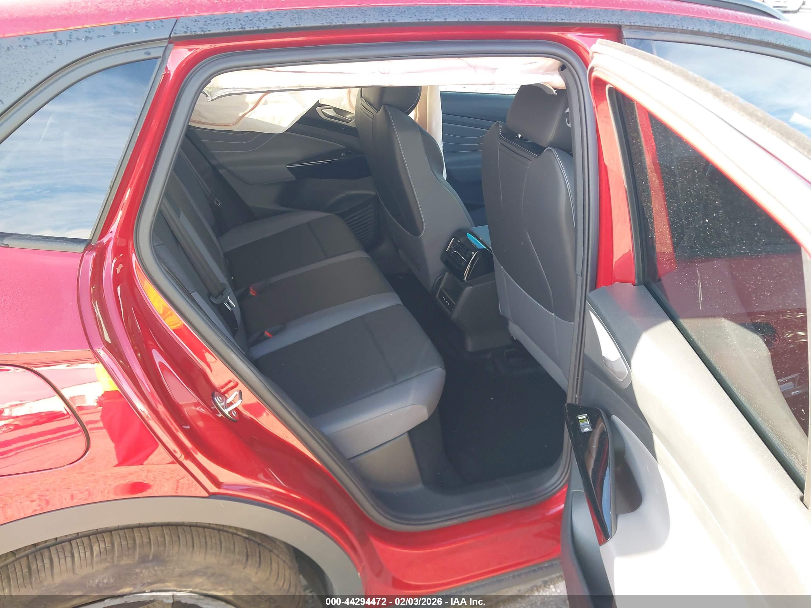 VOLKSWAGEN ID.4 image 8