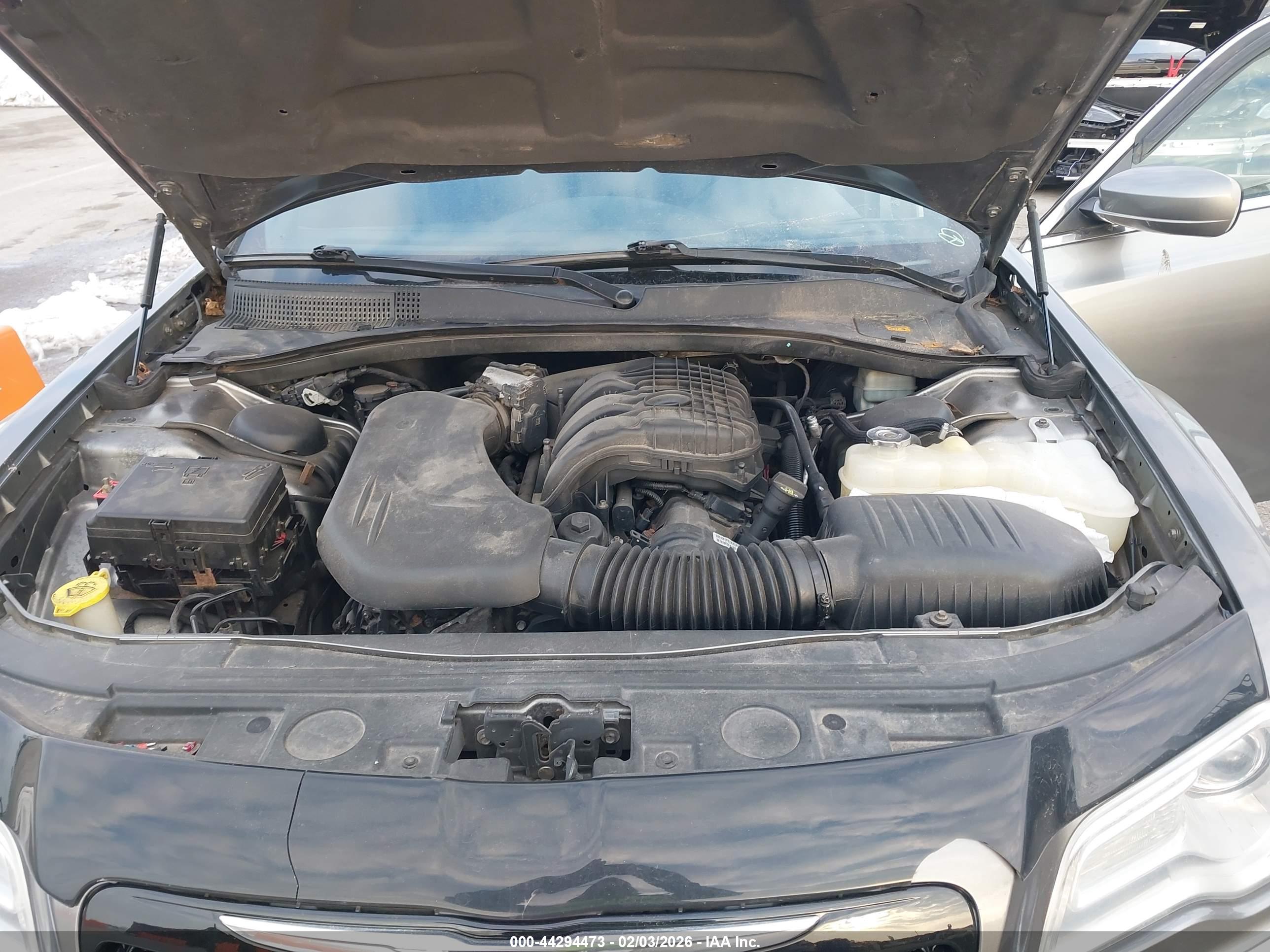 CHRYSLER 300 image 10