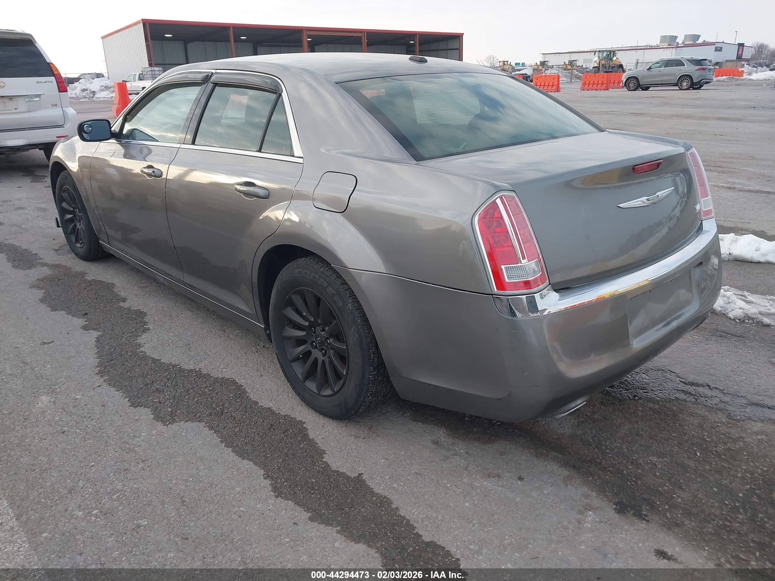 CHRYSLER 300 image 3