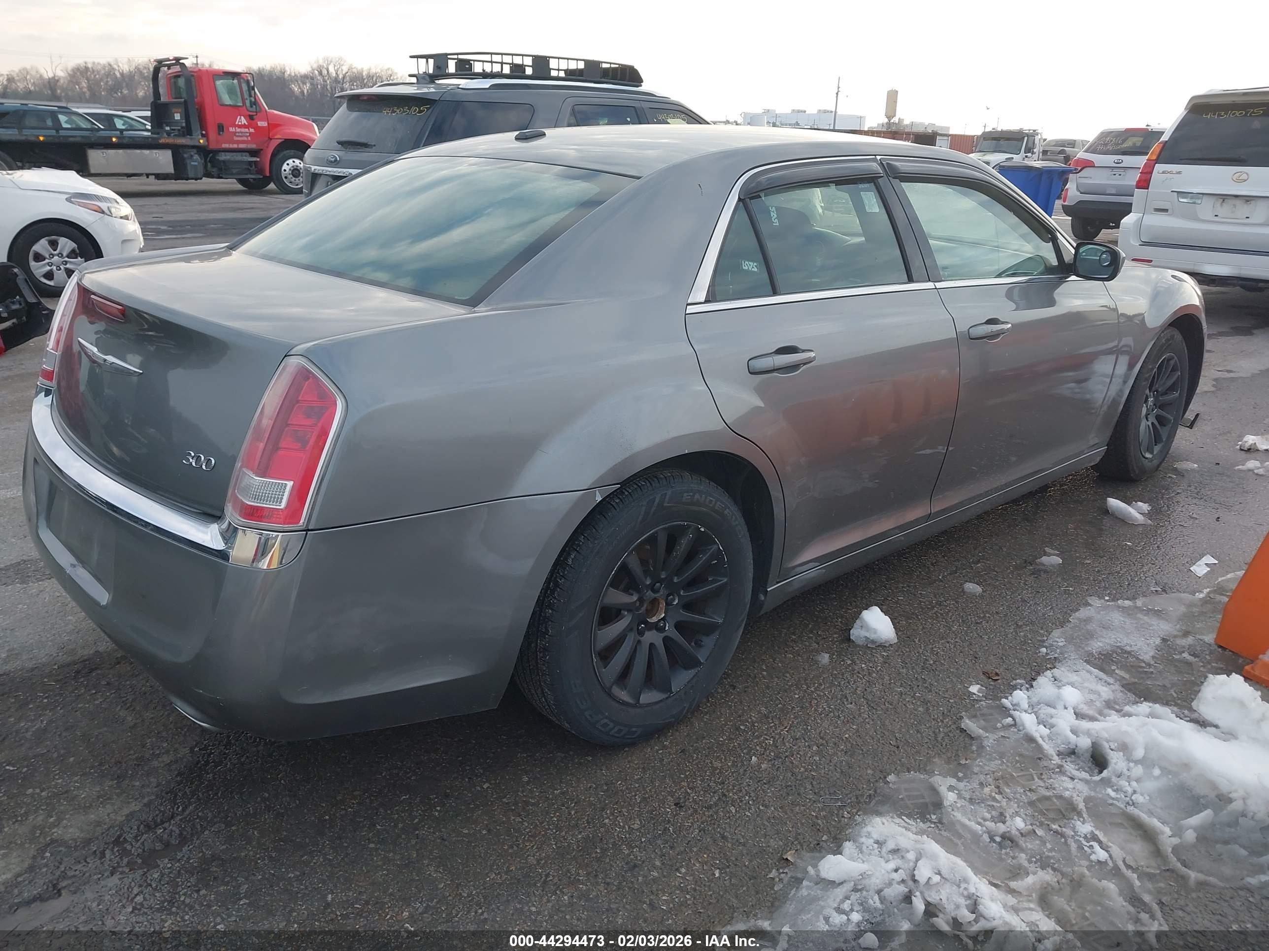CHRYSLER 300 image 4