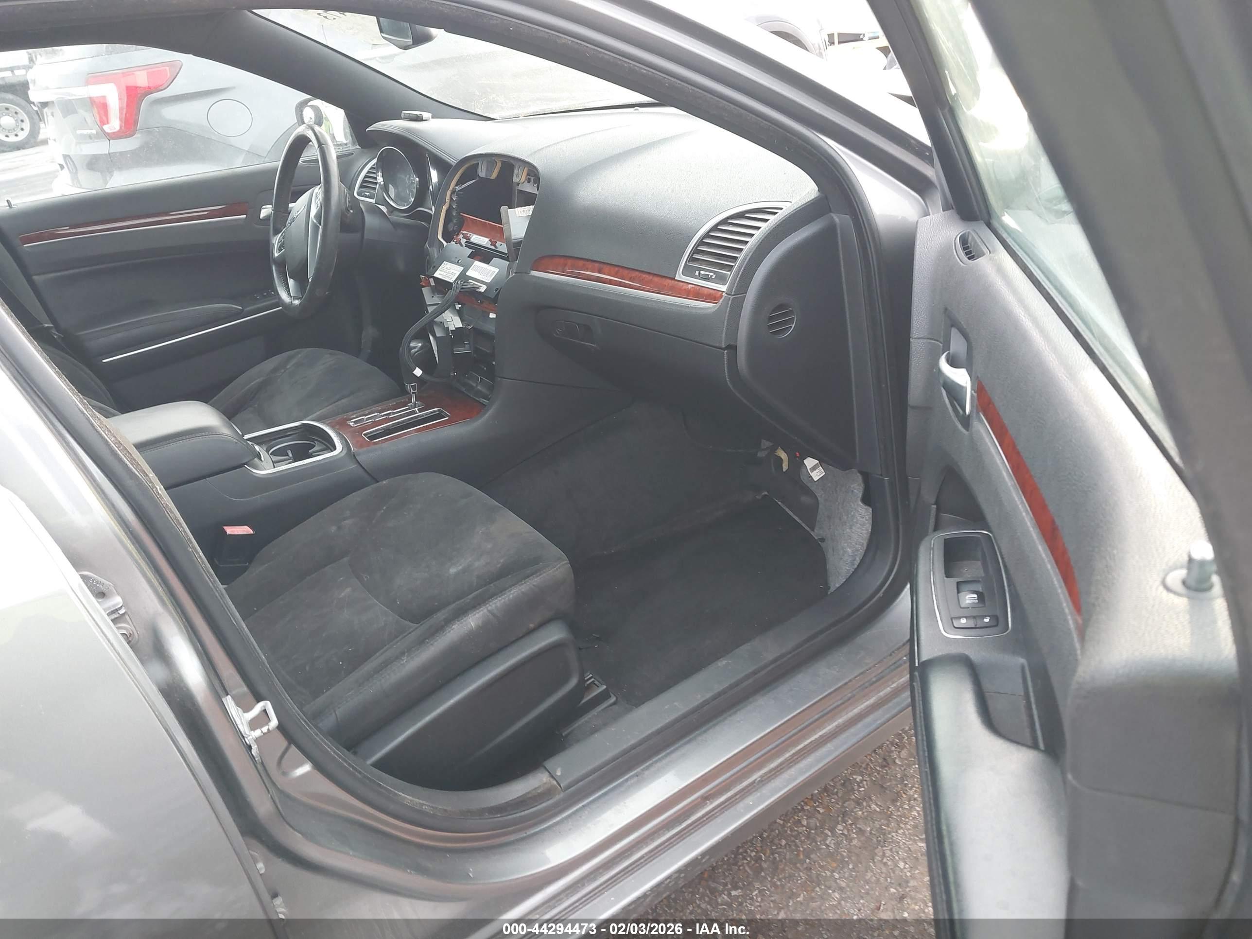 CHRYSLER 300 image 5