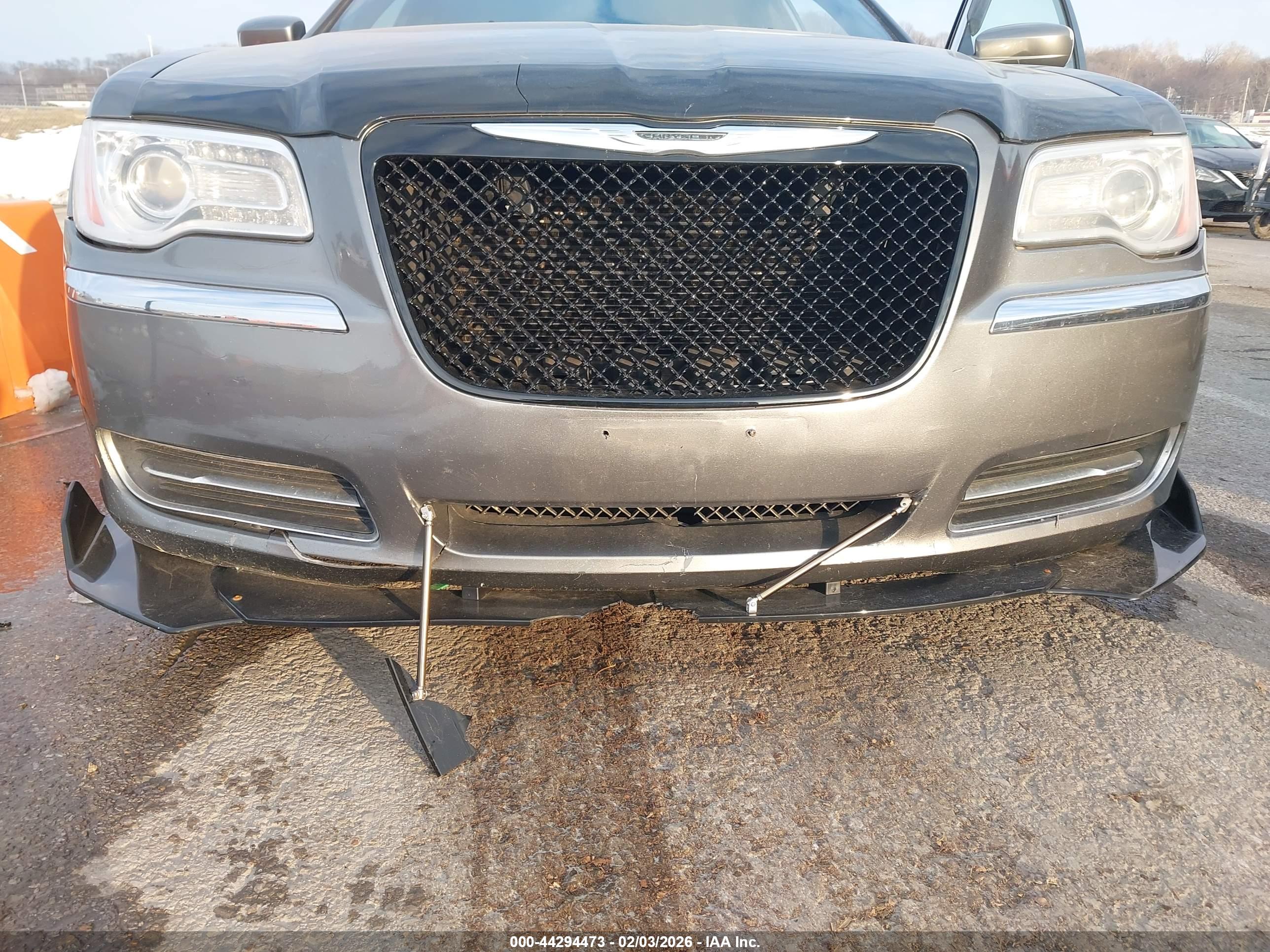 CHRYSLER 300 image 6