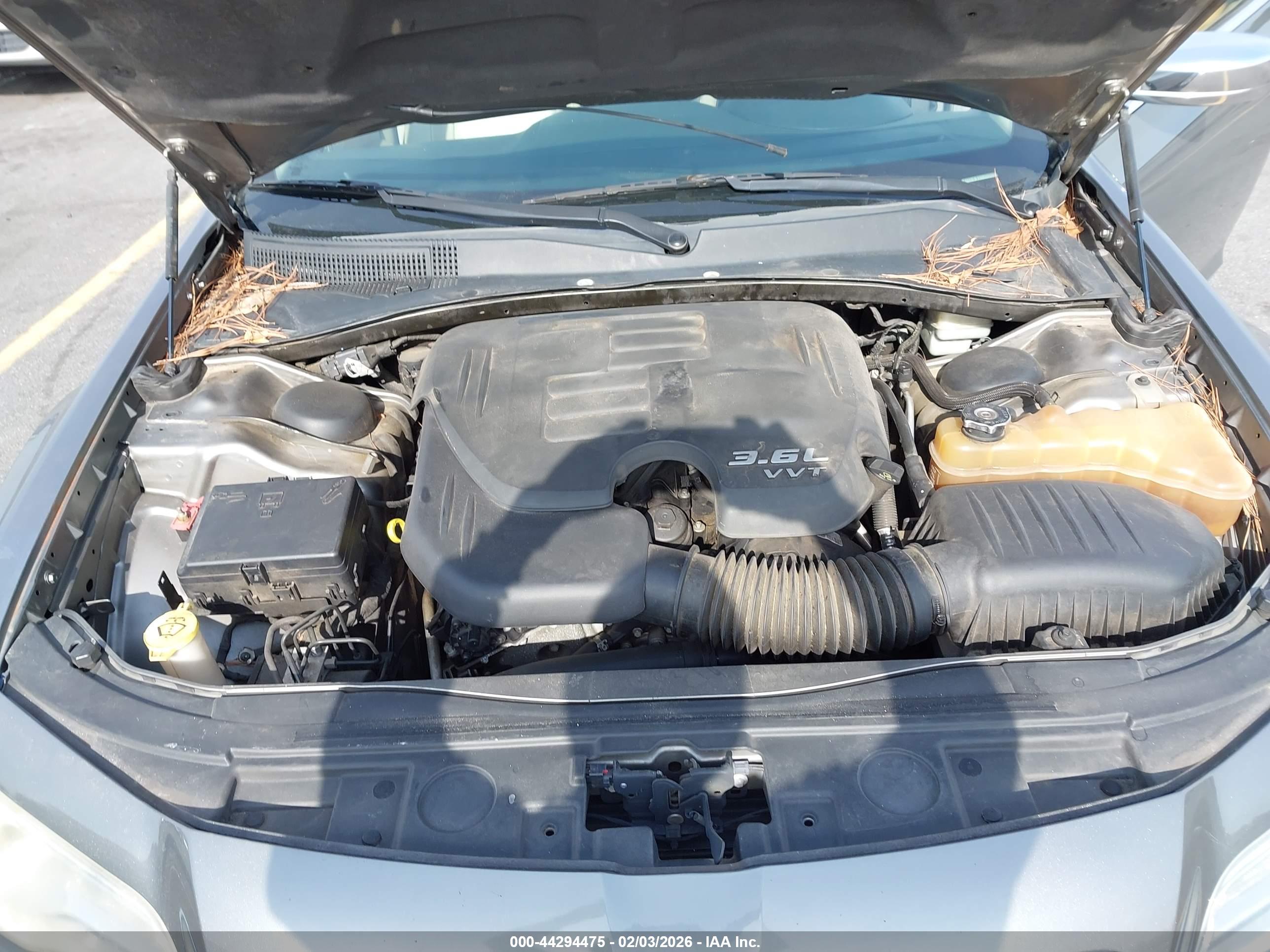 CHRYSLER 300 image 10