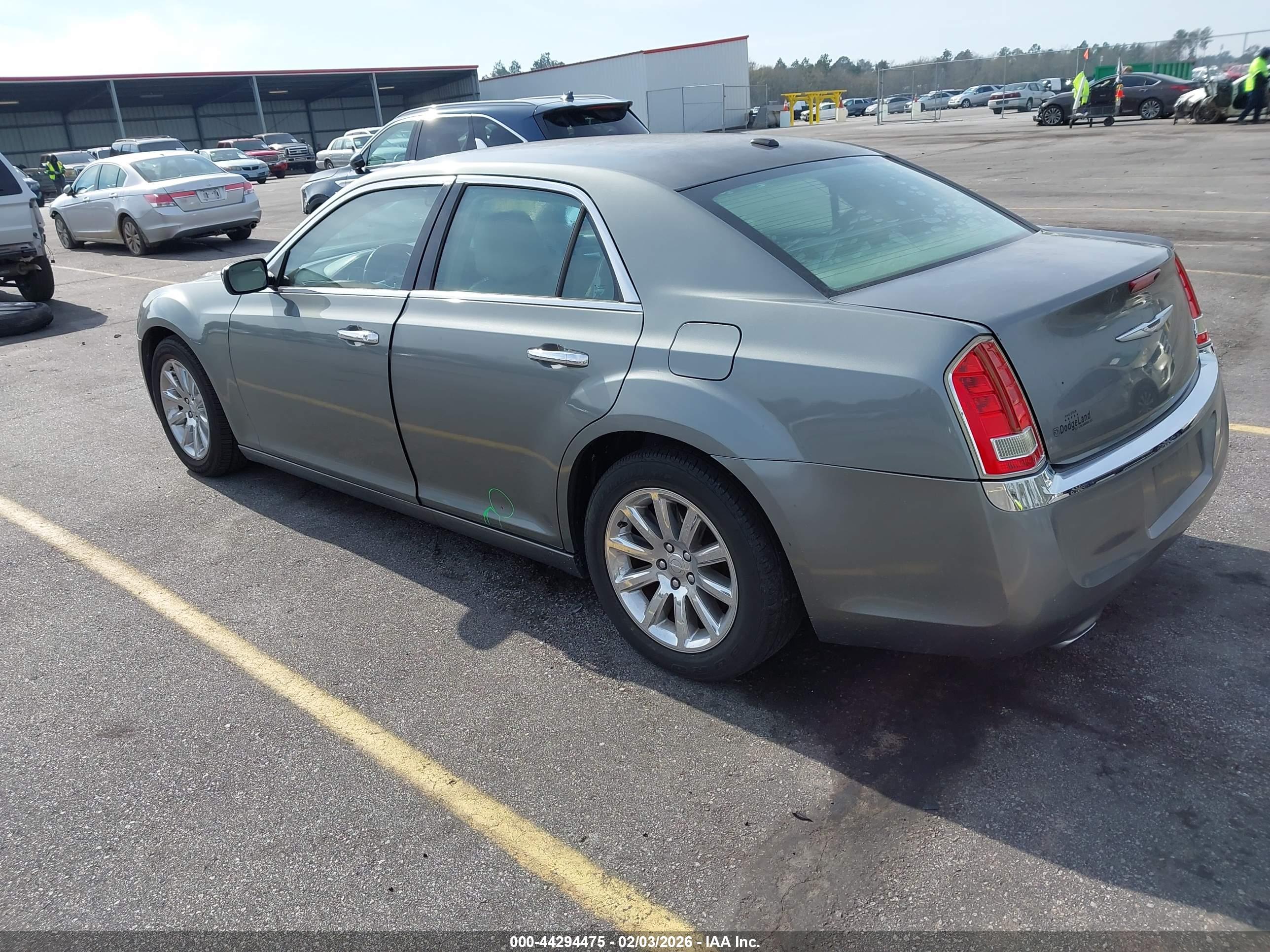CHRYSLER 300 image 3