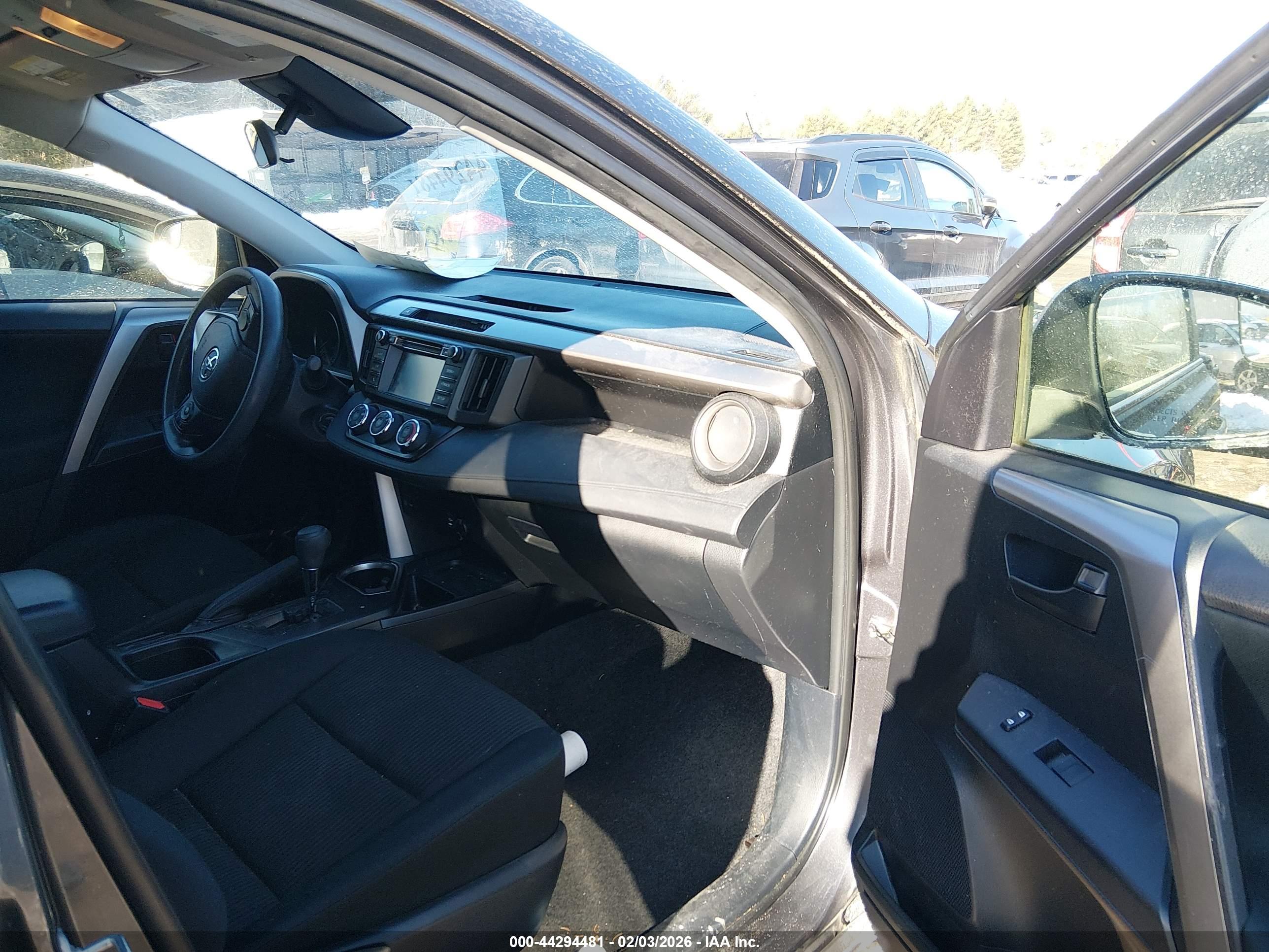 TOYOTA RAV4 image 5