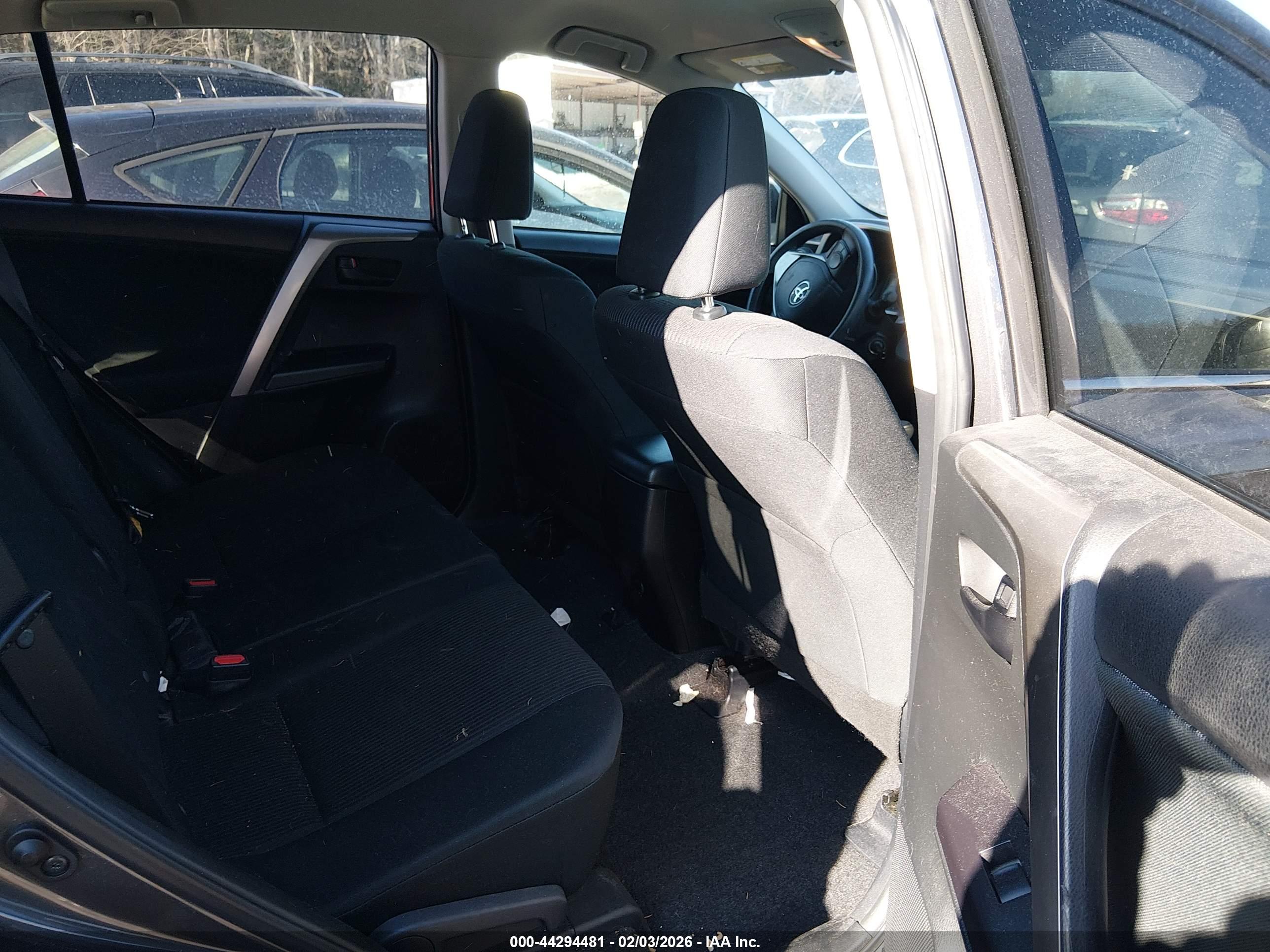 TOYOTA RAV4 image 8