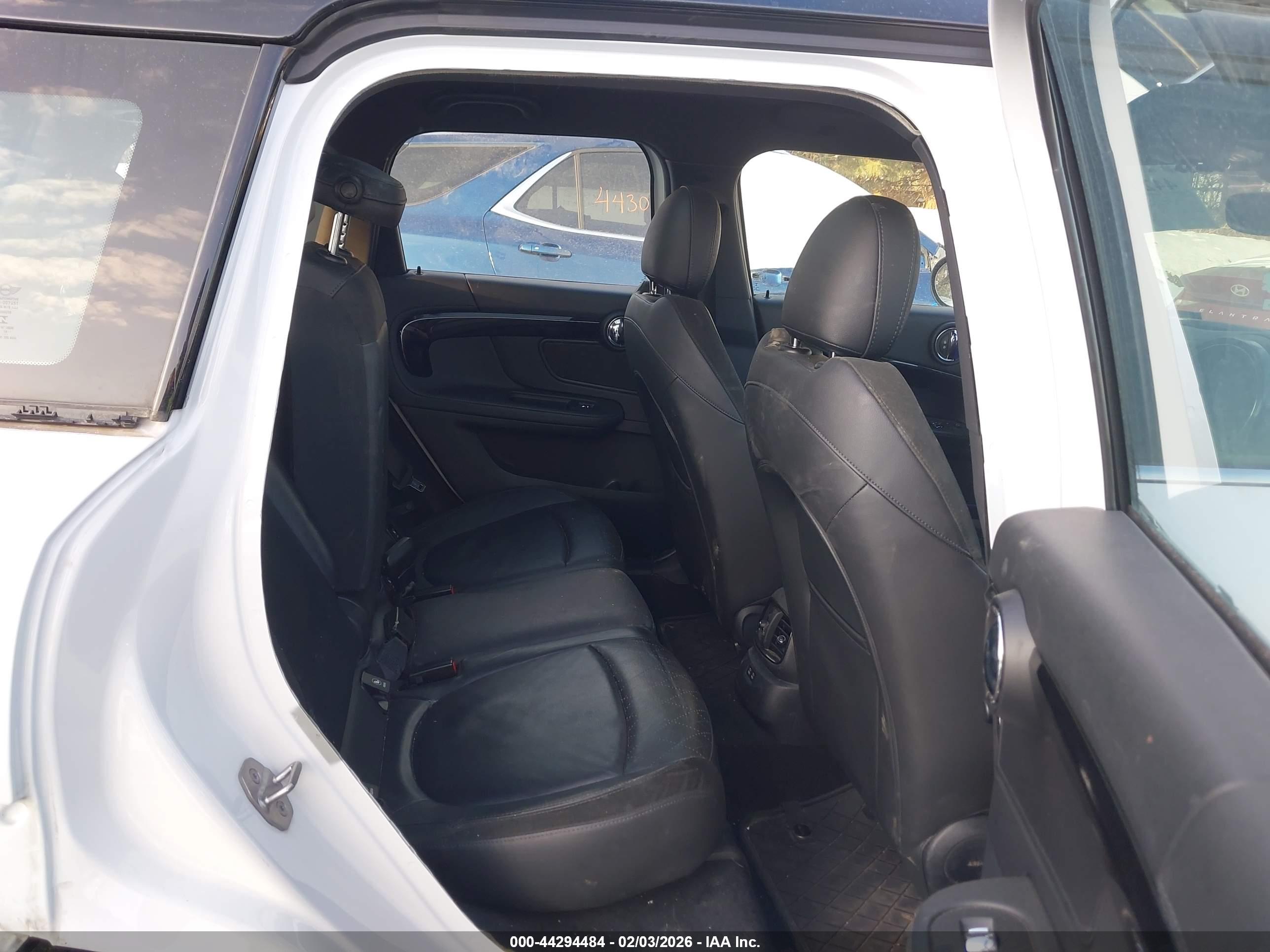MINI COUNTRYMAN image 8