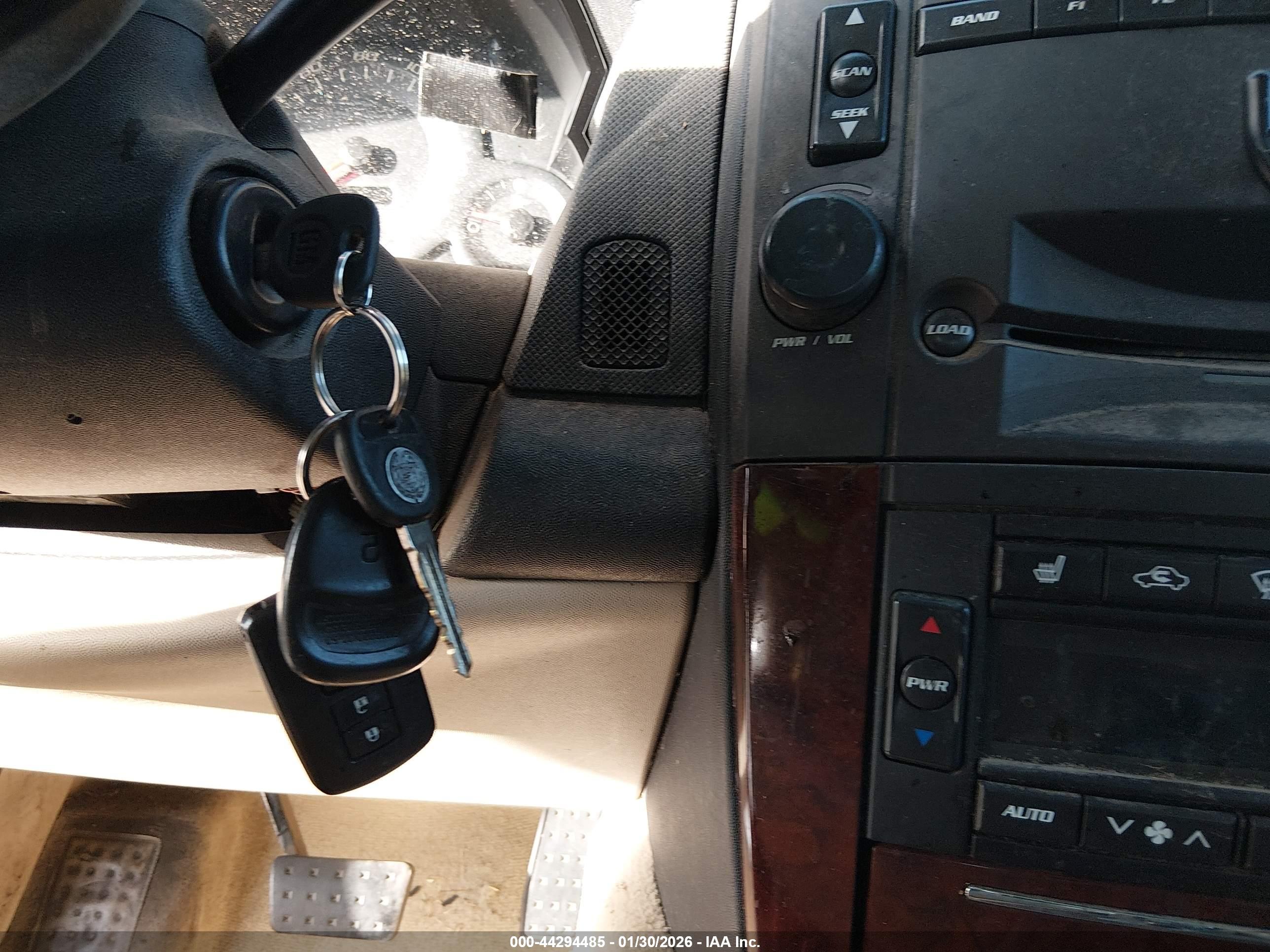 CADILLAC SRX image 11