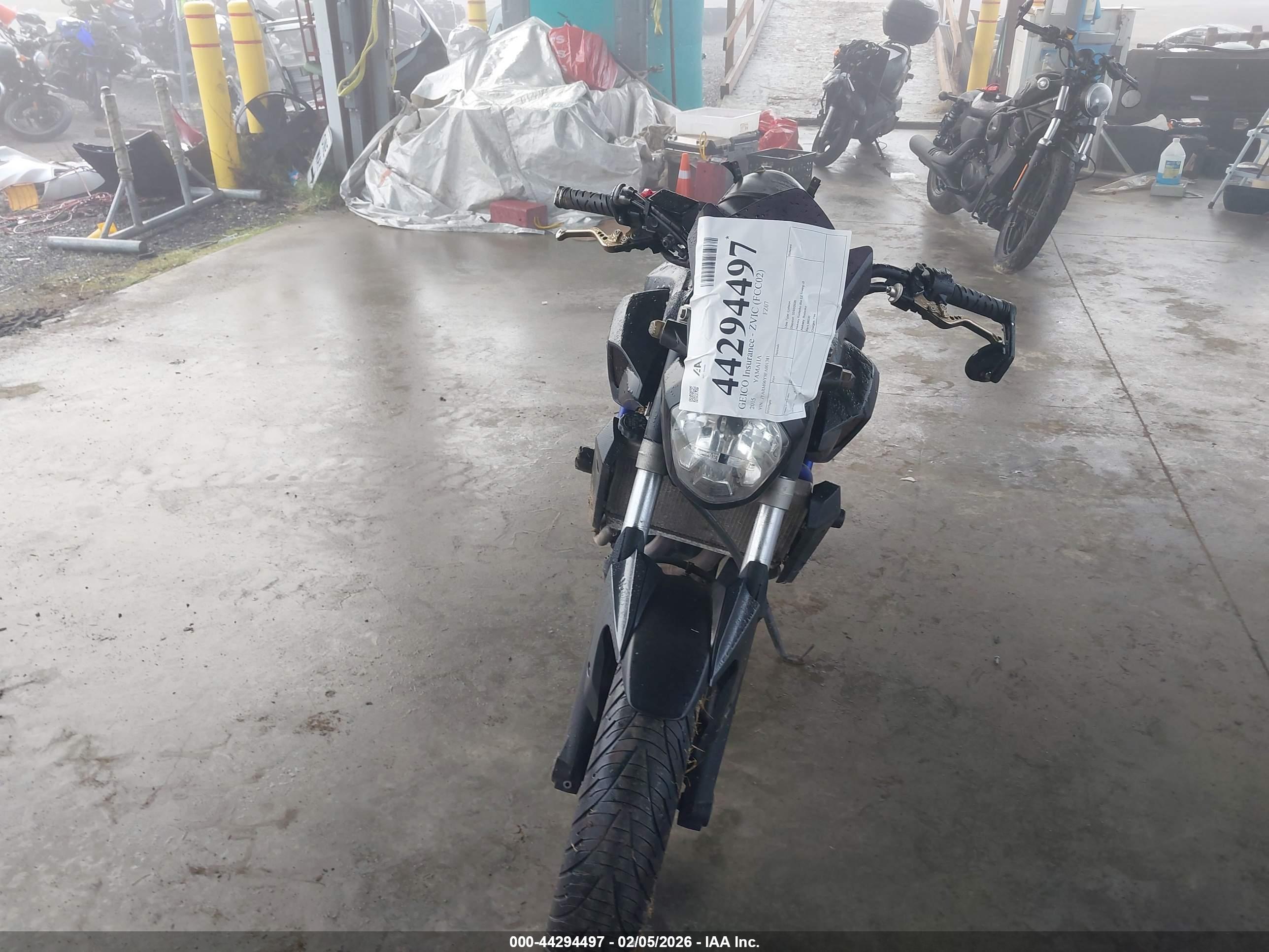 YAMAHA FZ07 image 5