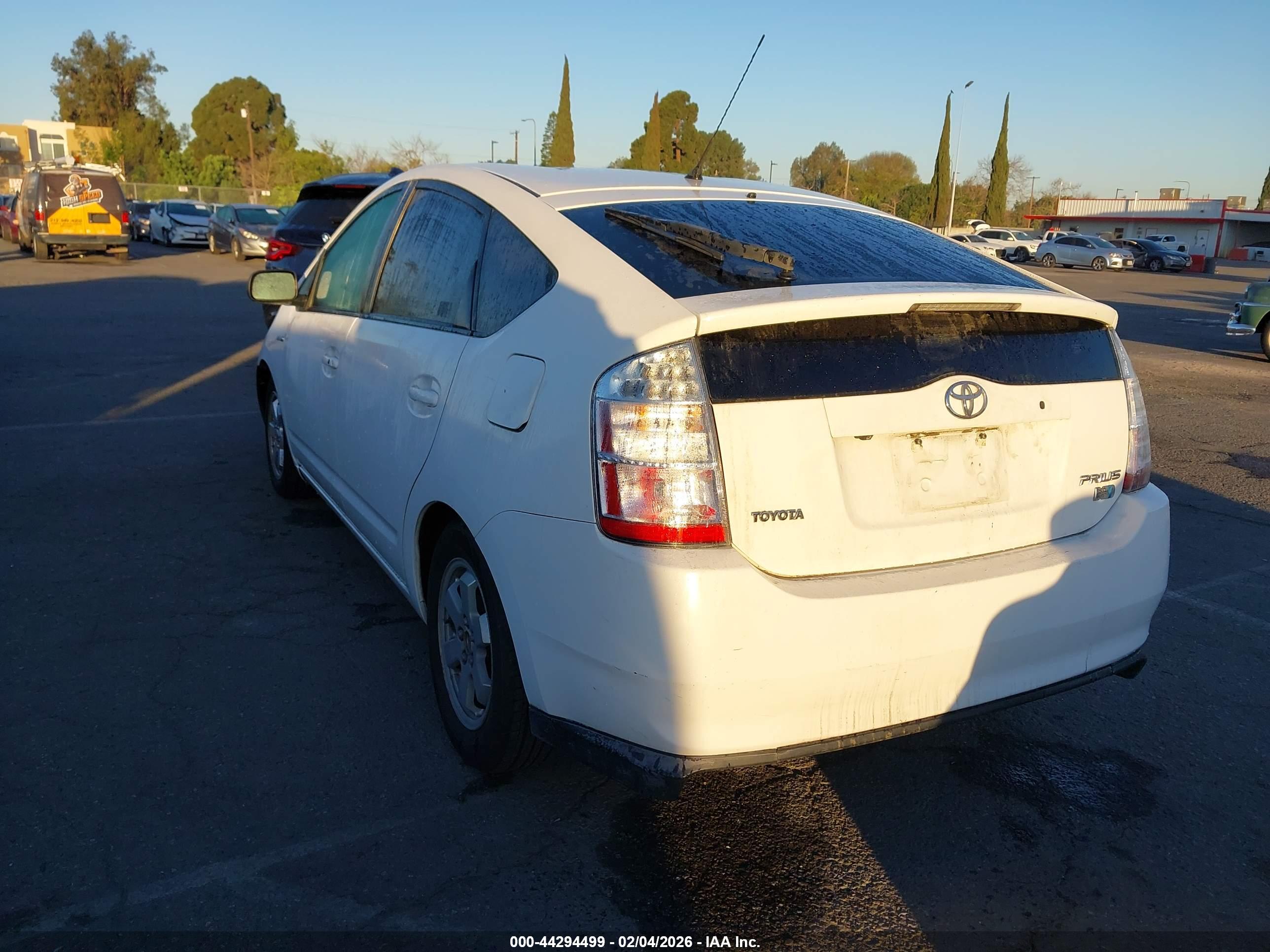 TOYOTA PRIUS image 3