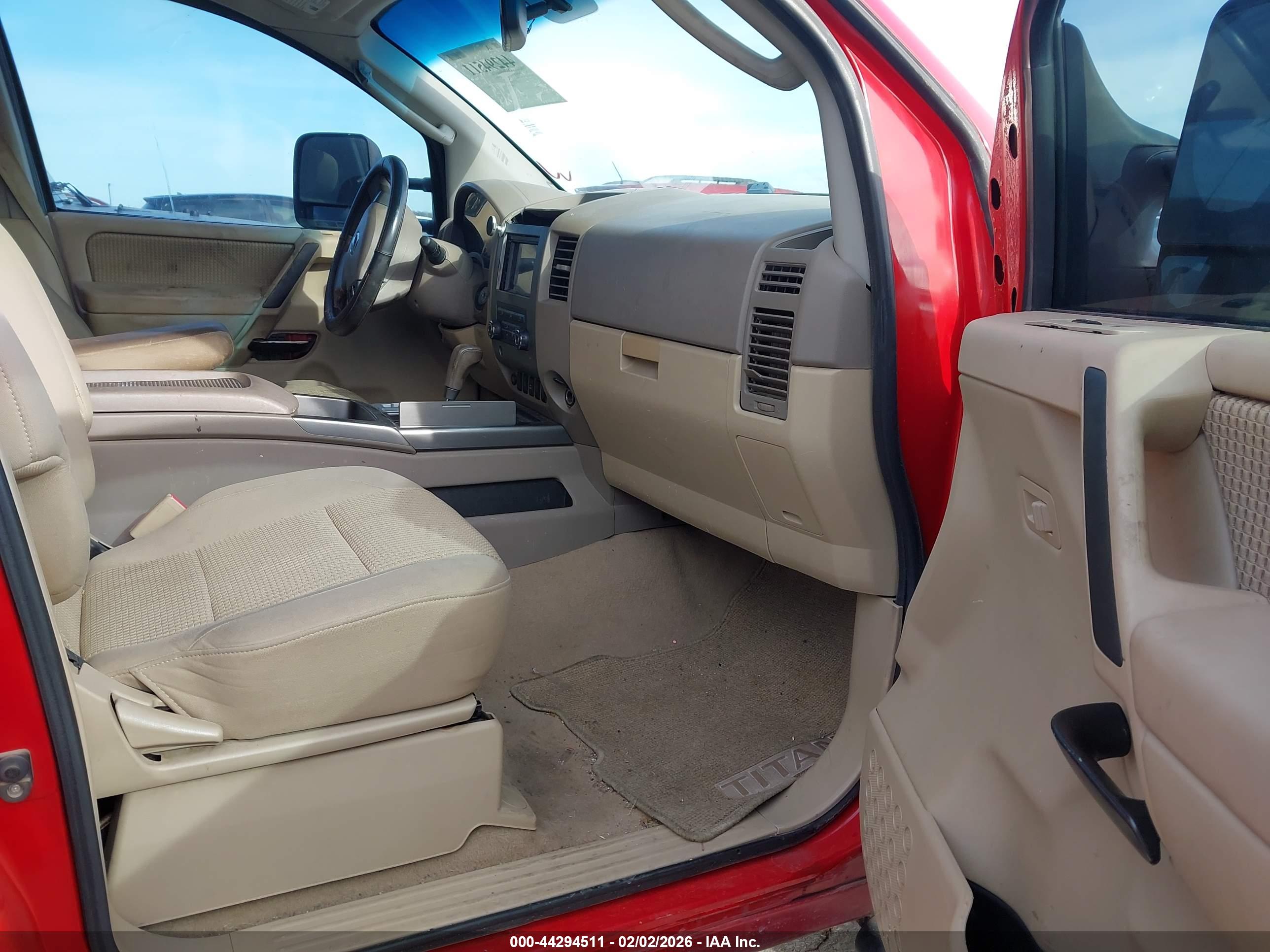 NISSAN TITAN image 5