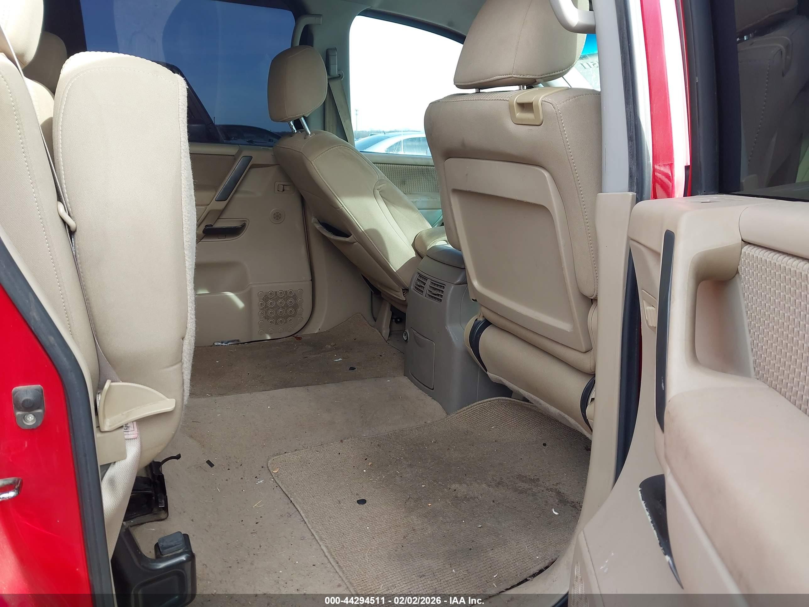 NISSAN TITAN image 8