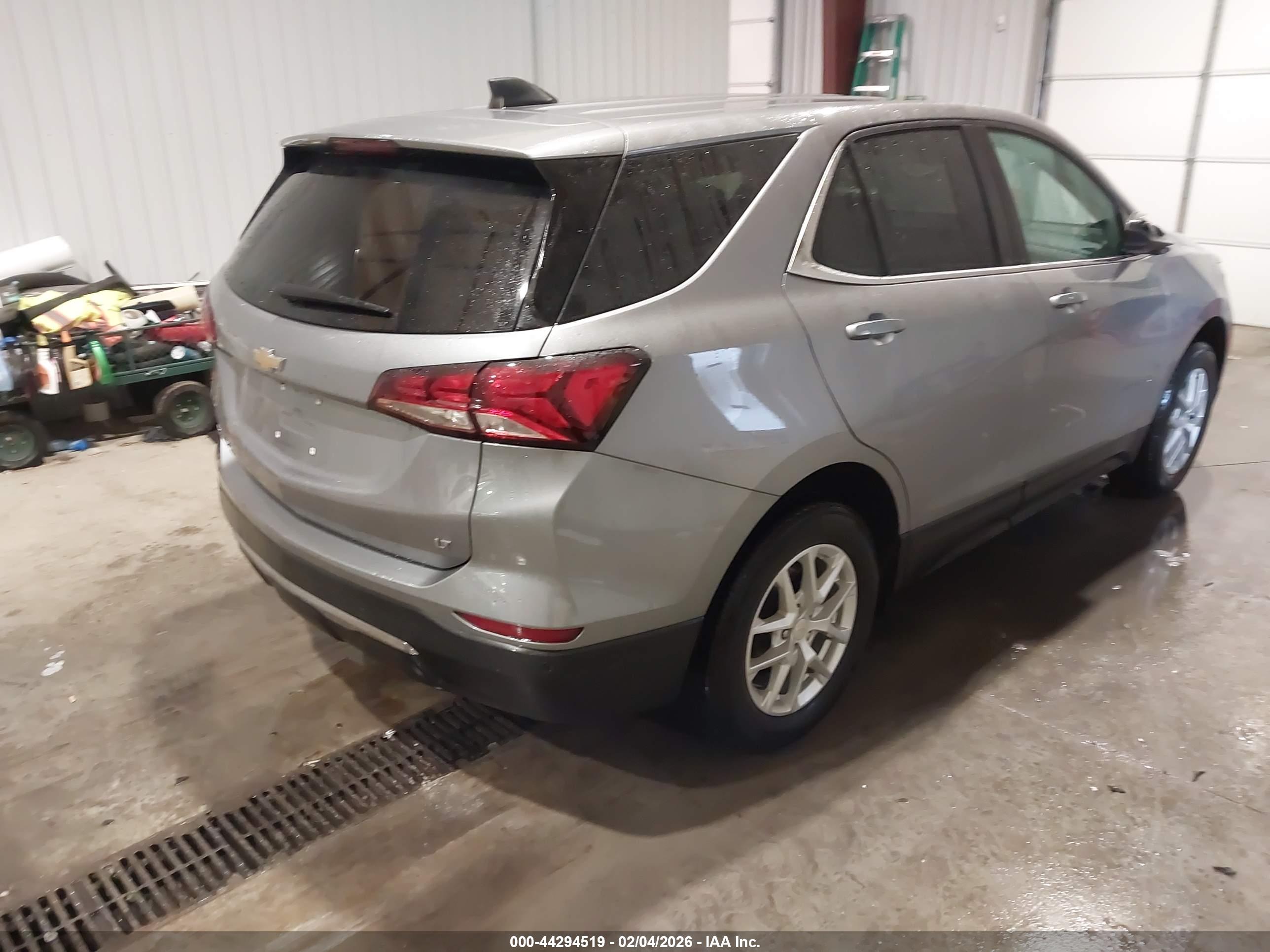 CHEVROLET EQUINOX image 4