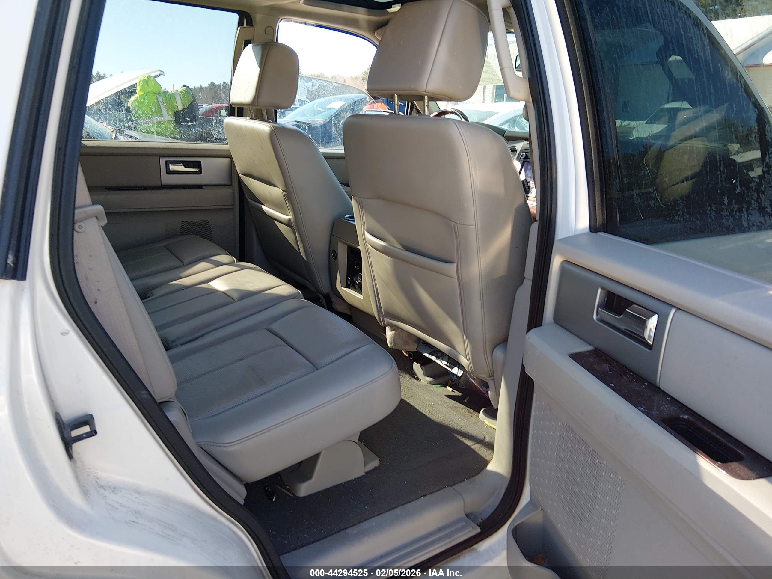 FORD EXPEDITION image 8