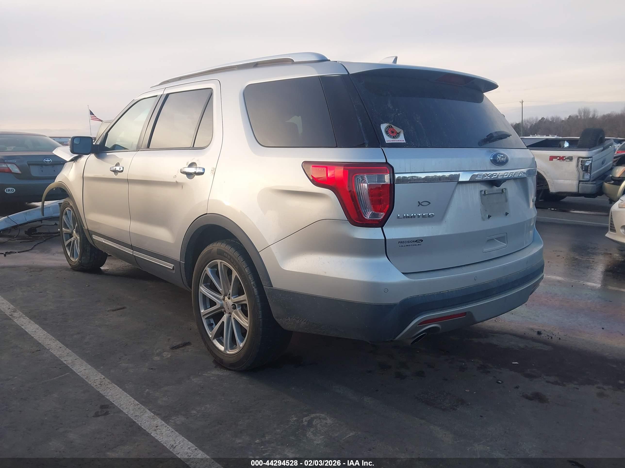FORD EXPLORER image 3