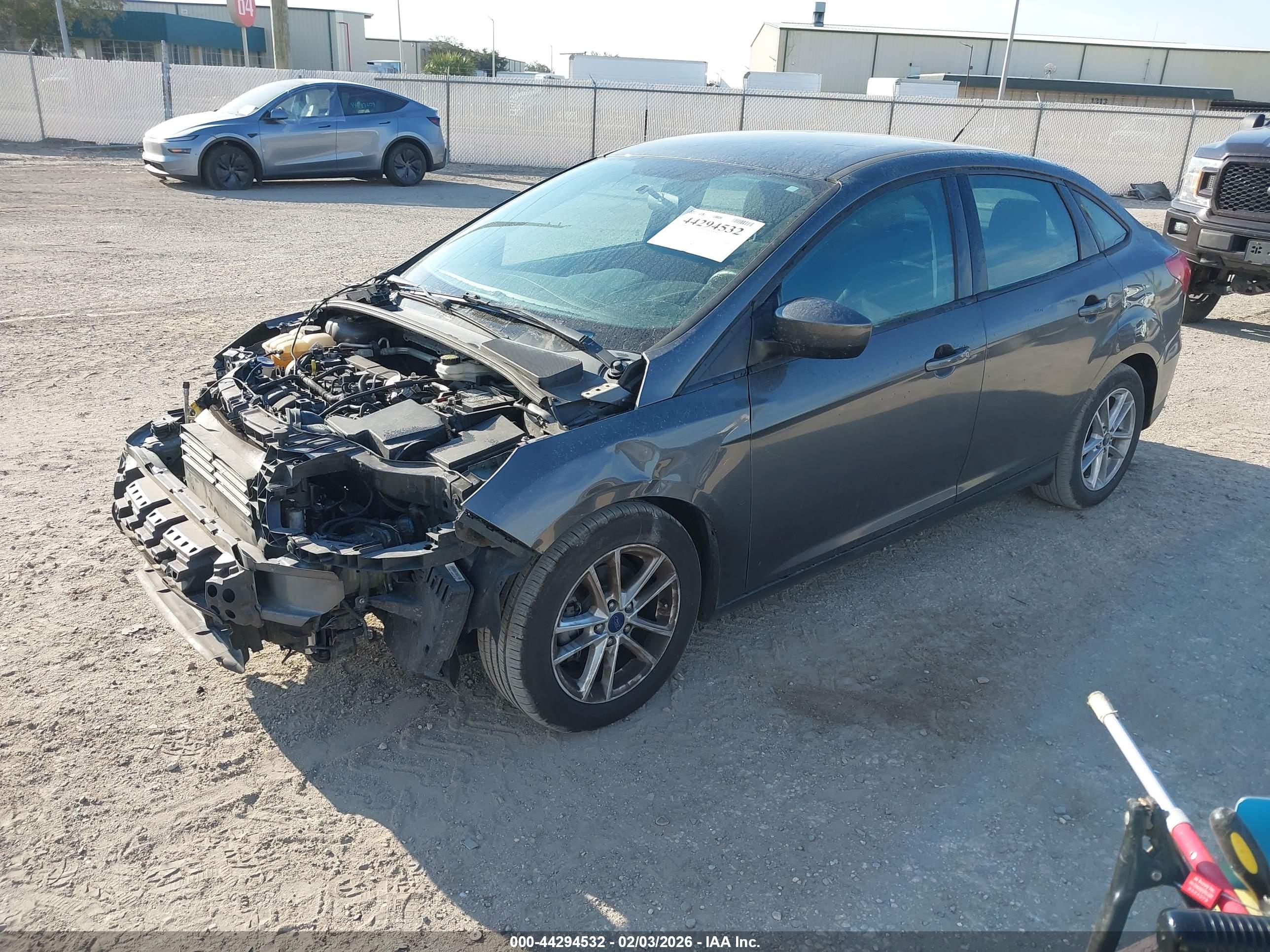 FORD FOCUS image 2