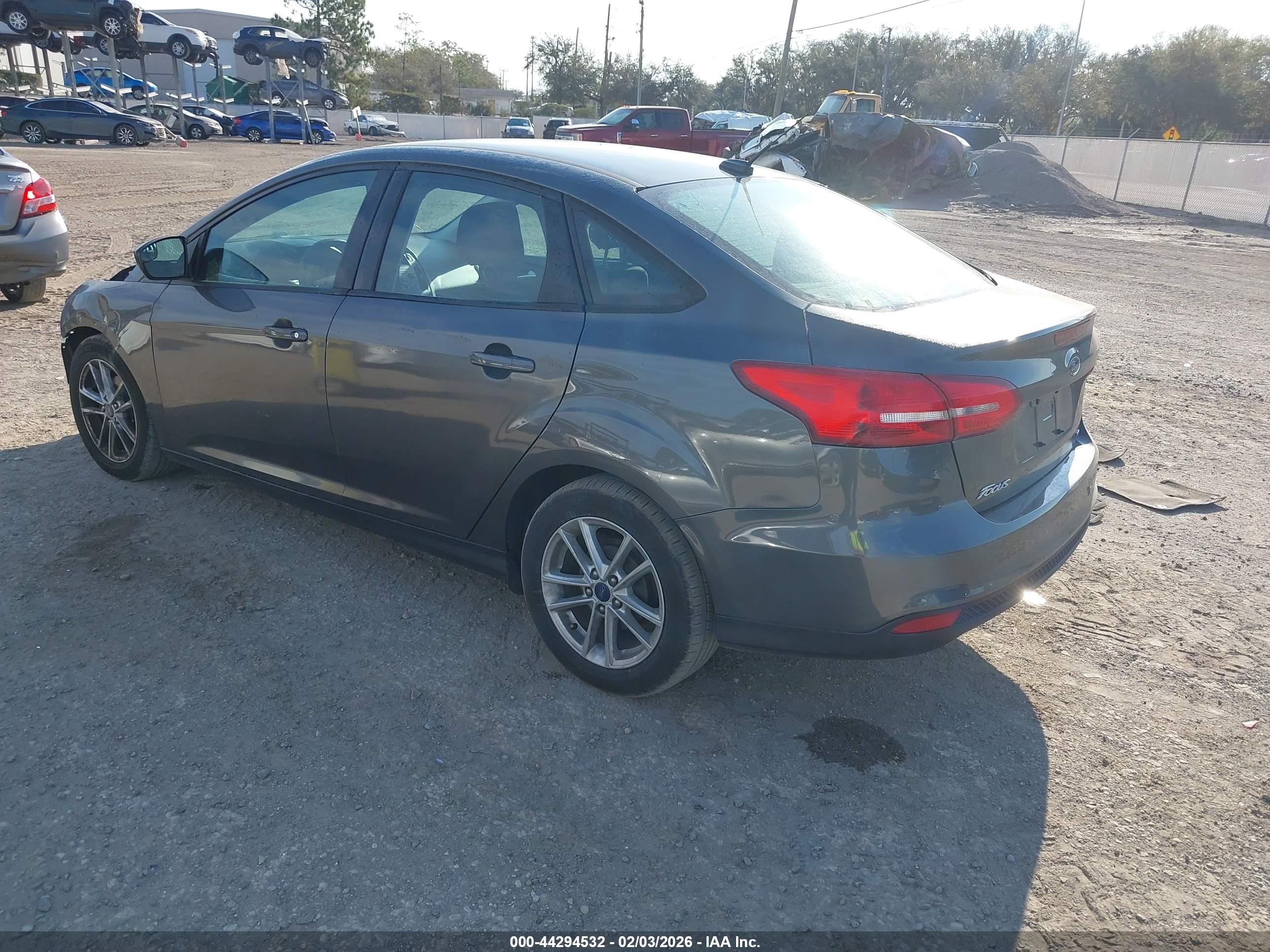 FORD FOCUS image 3