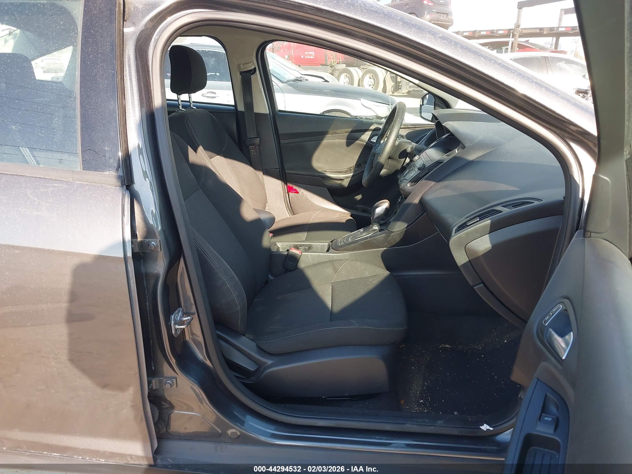 FORD FOCUS image 5