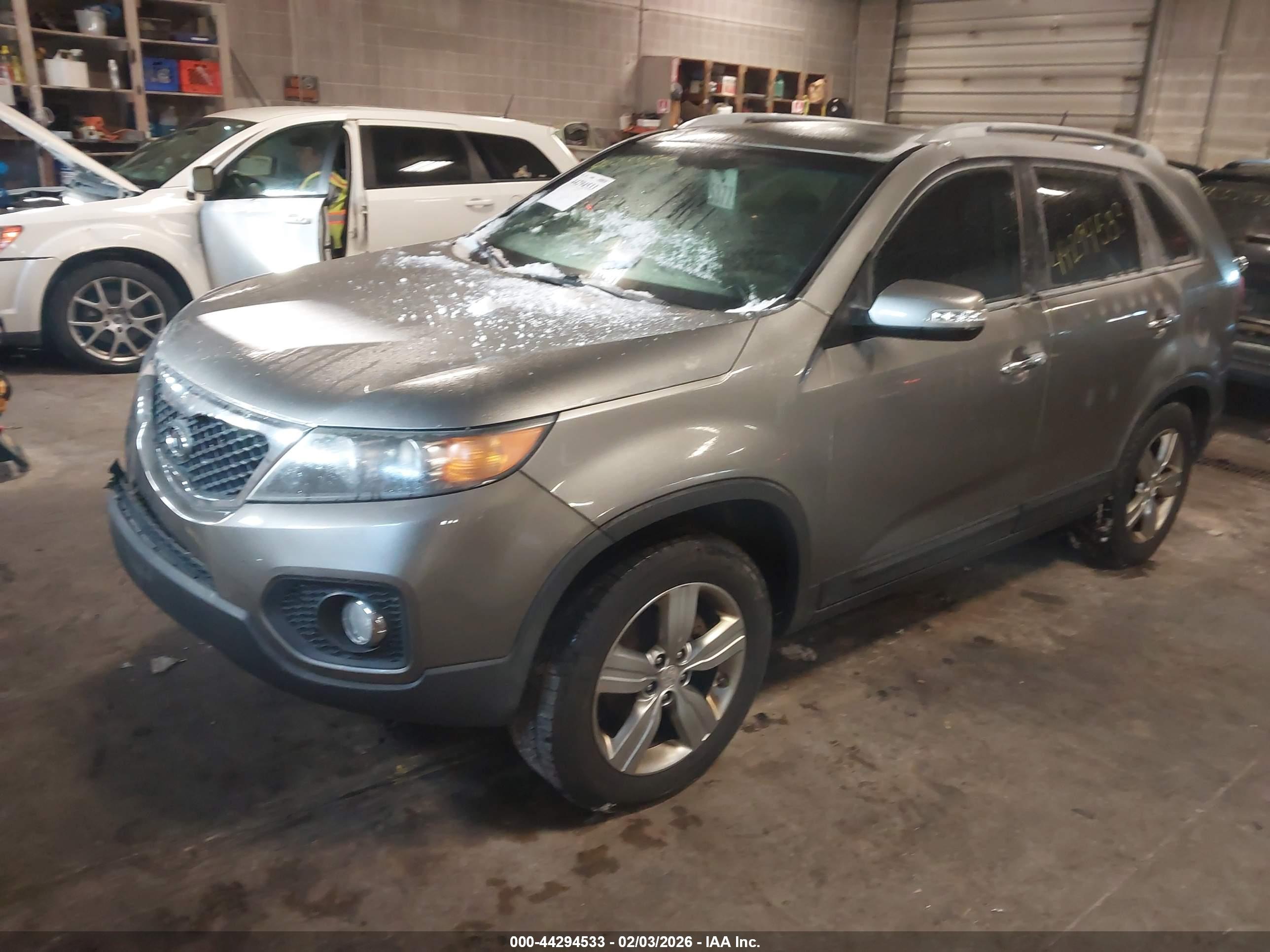 KIA SORENTO image 2