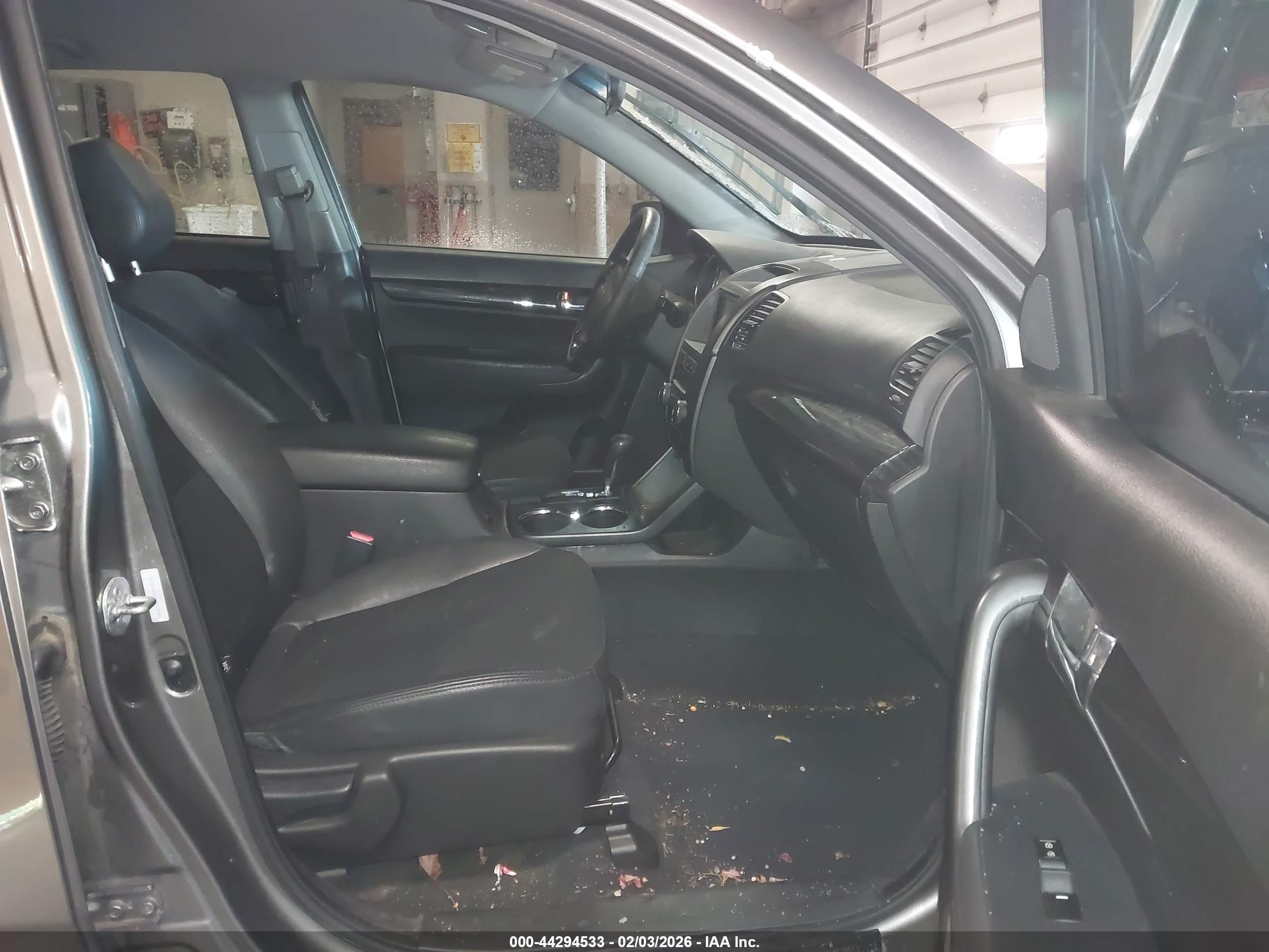 KIA SORENTO image 5