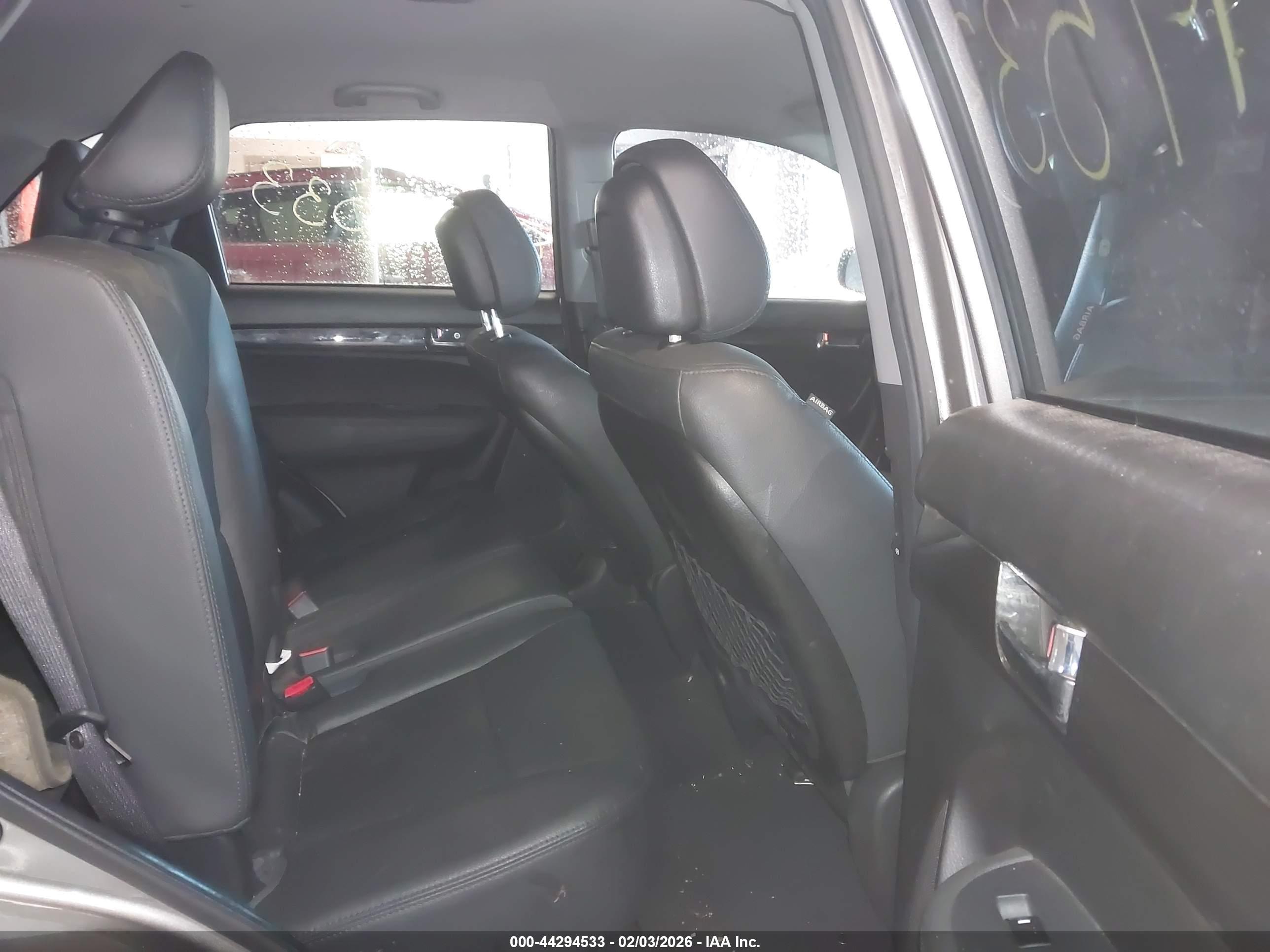 KIA SORENTO image 8