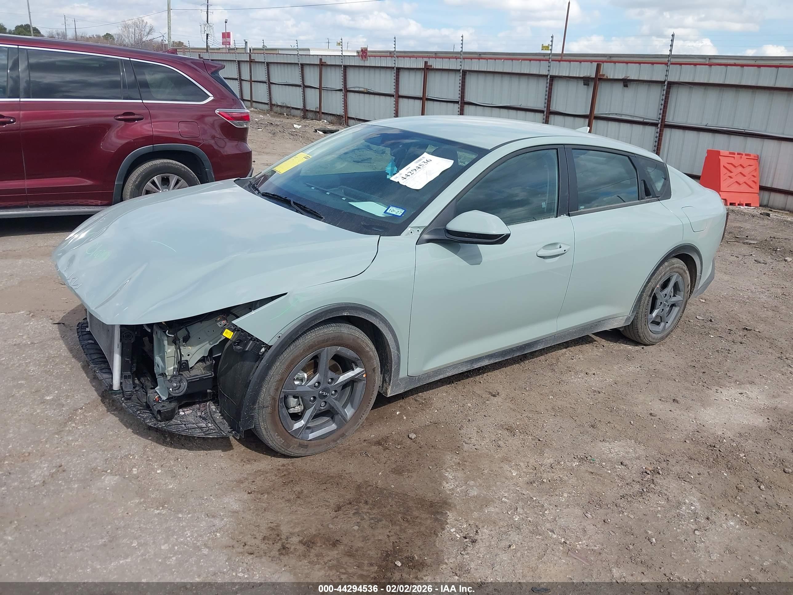 KIA K4 image 2