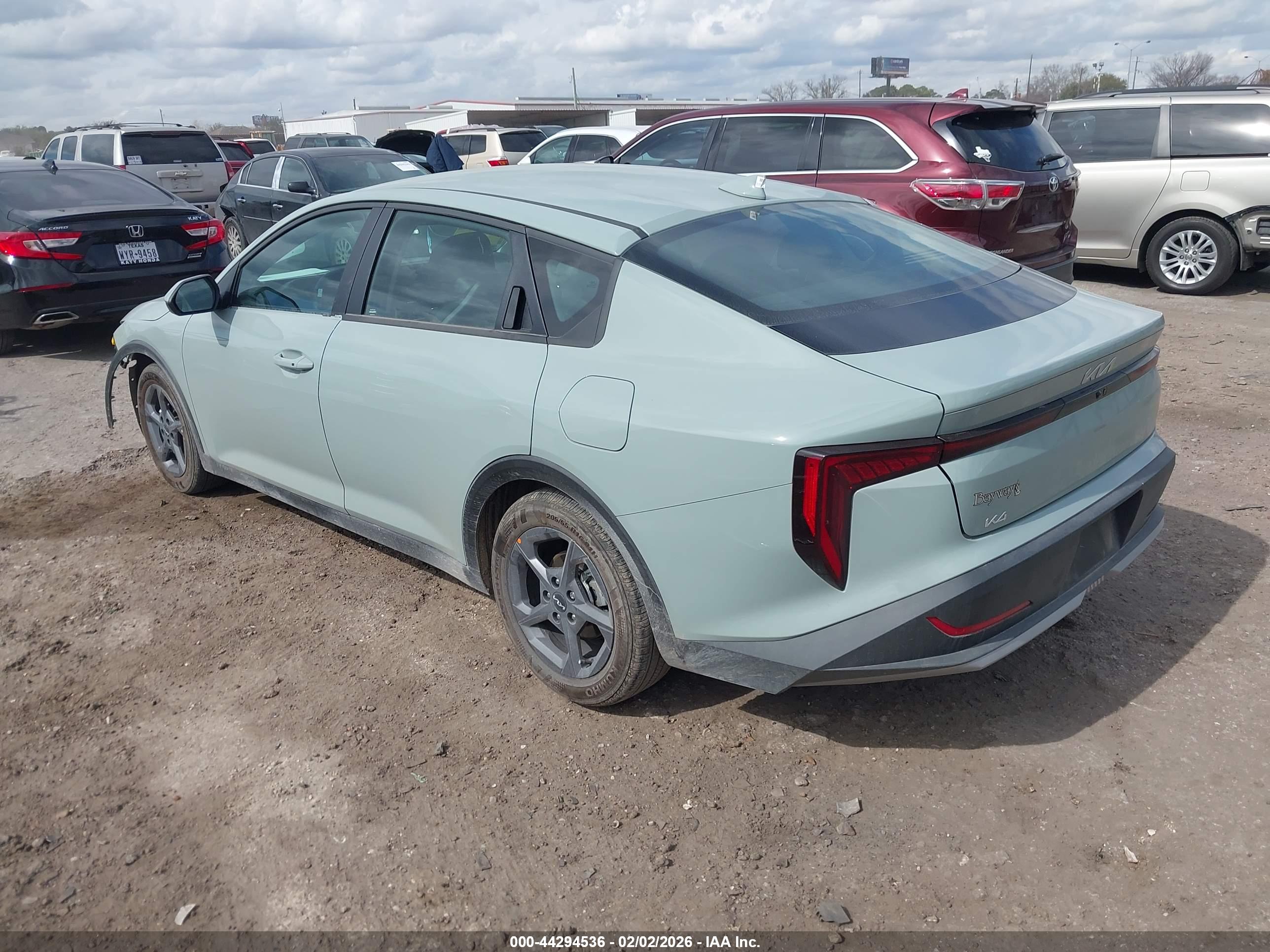 KIA K4 image 3