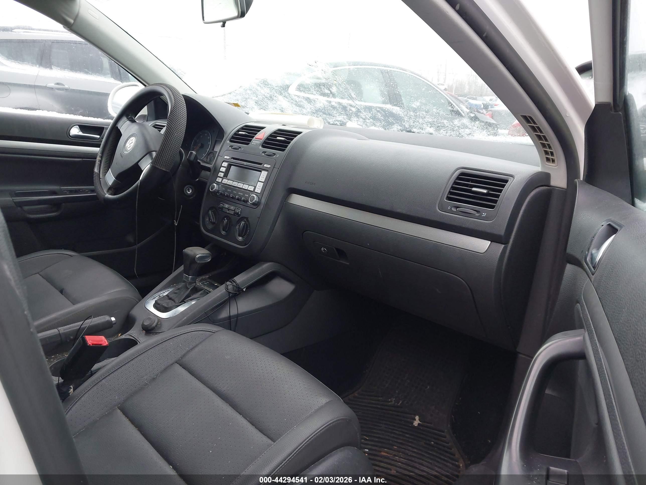 VOLKSWAGEN JETTA image 5