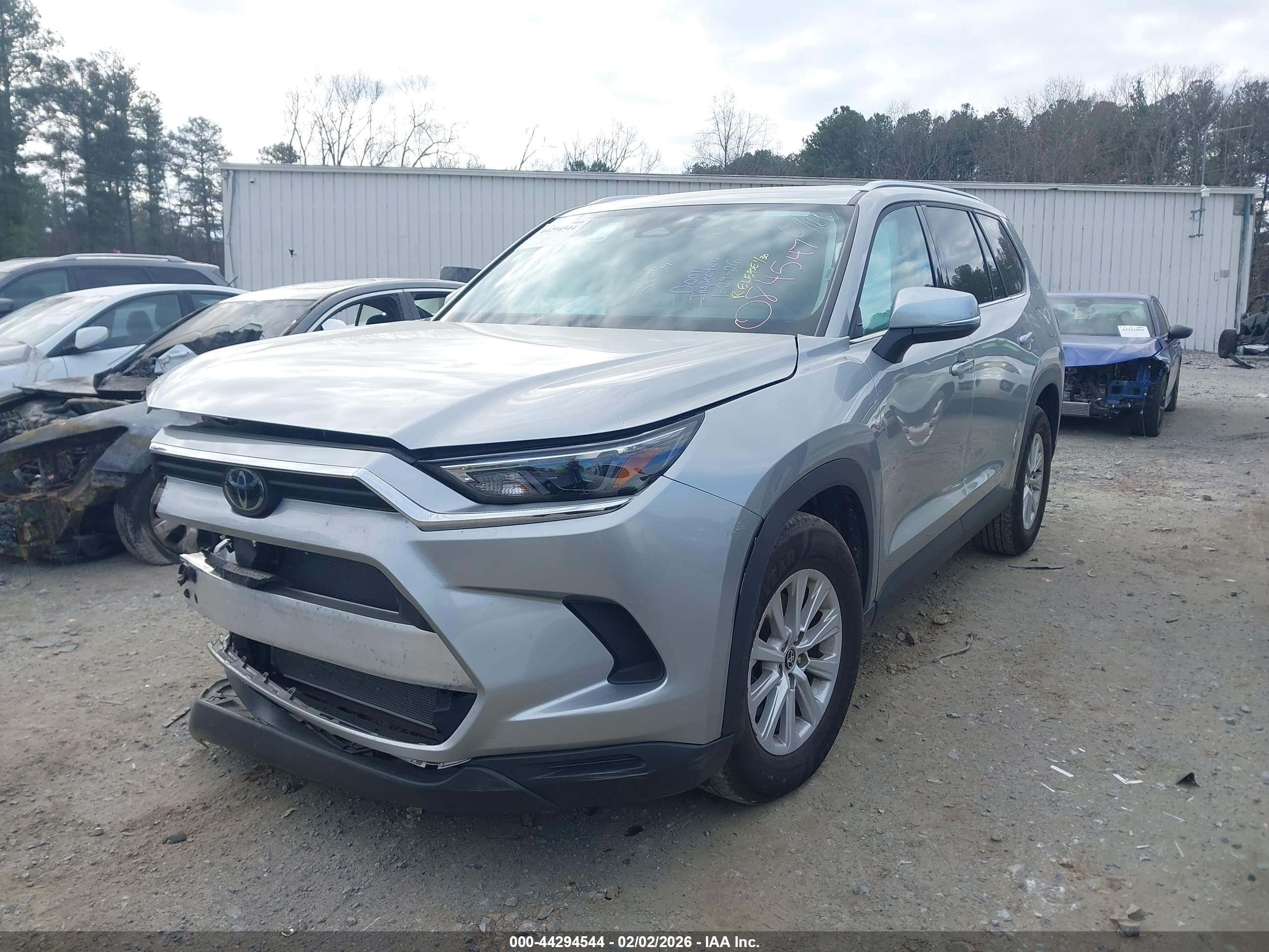 TOYOTA GRAND image 2