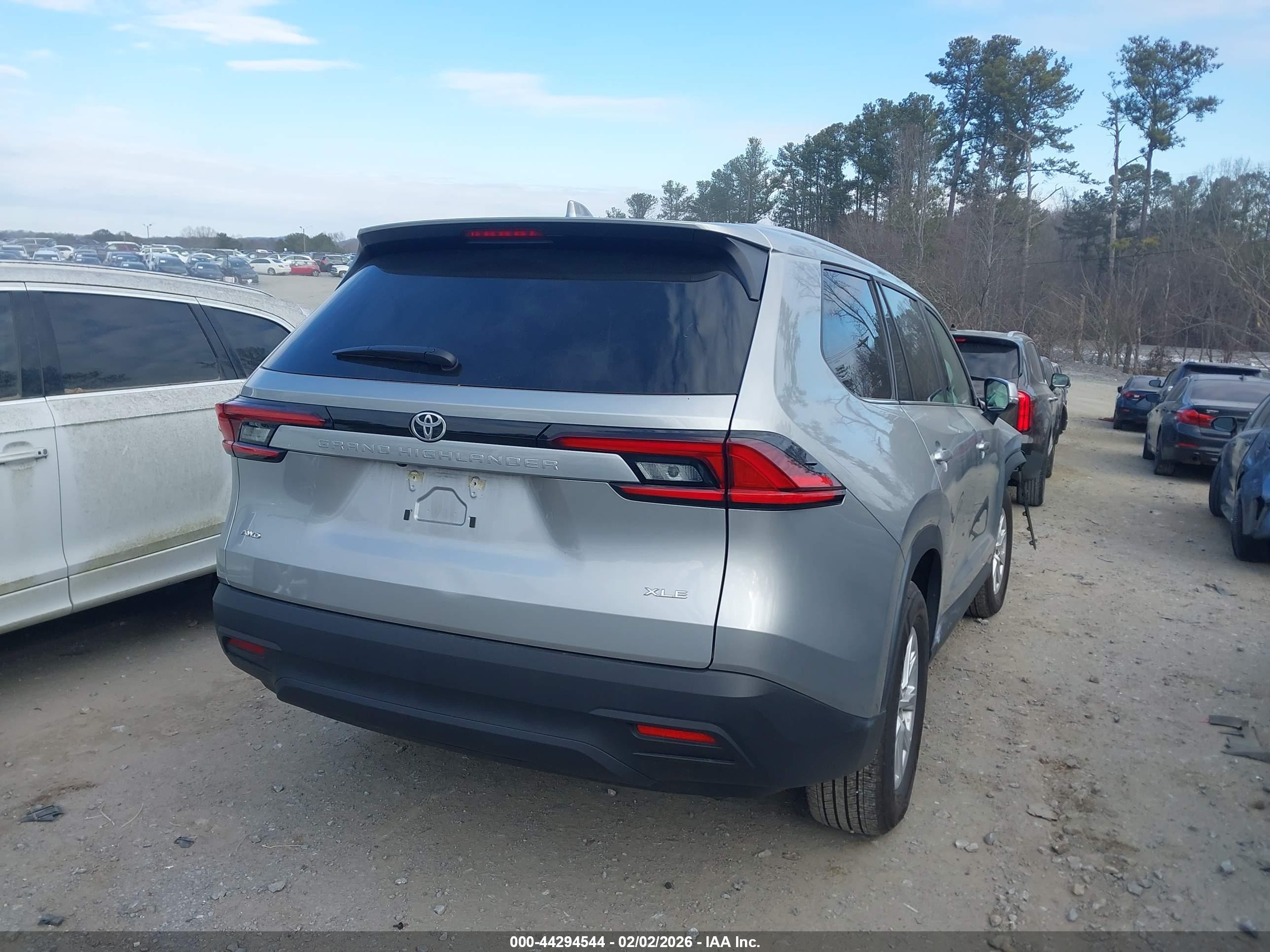TOYOTA GRAND image 4
