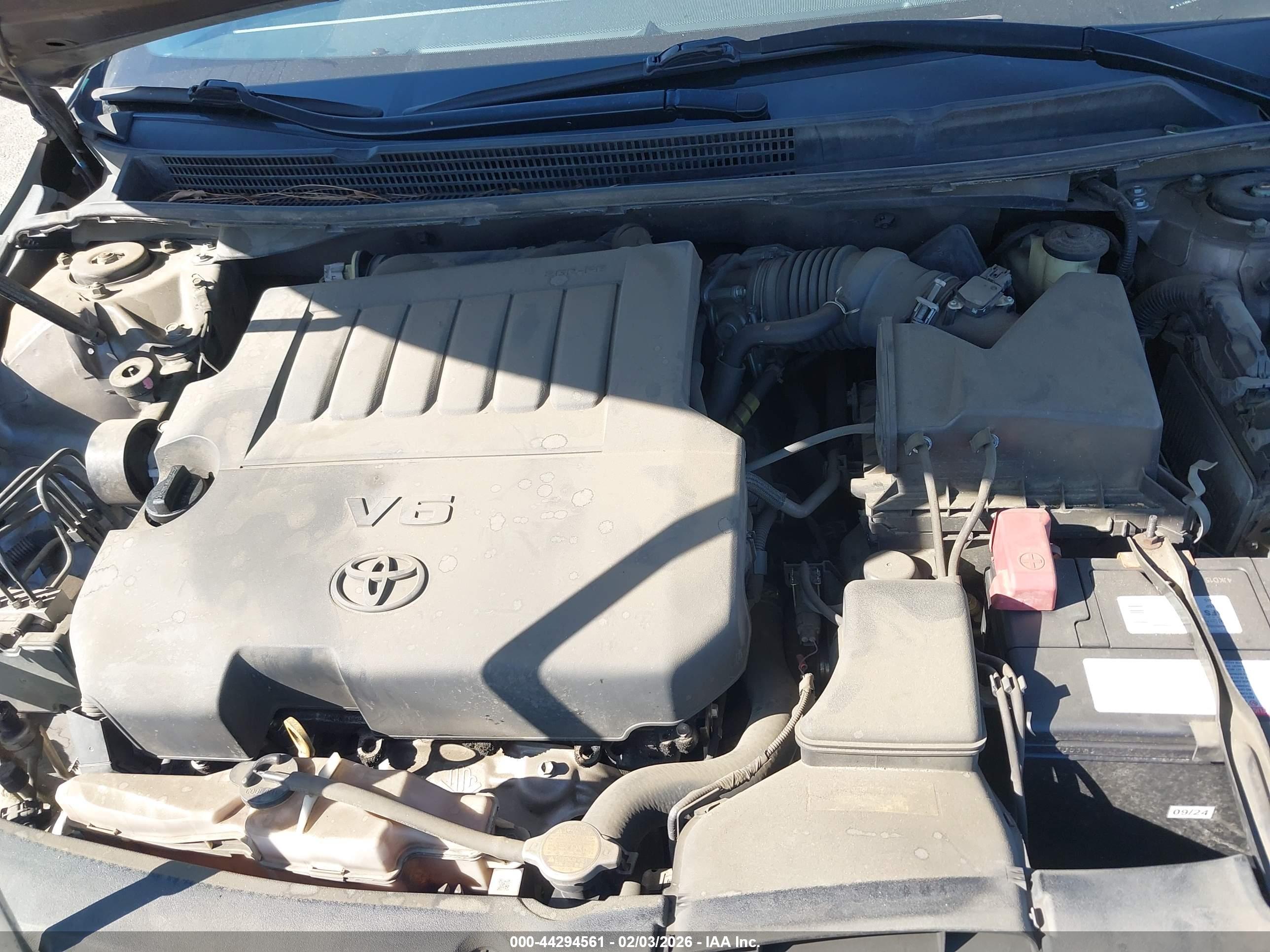 TOYOTA AVALON image 10