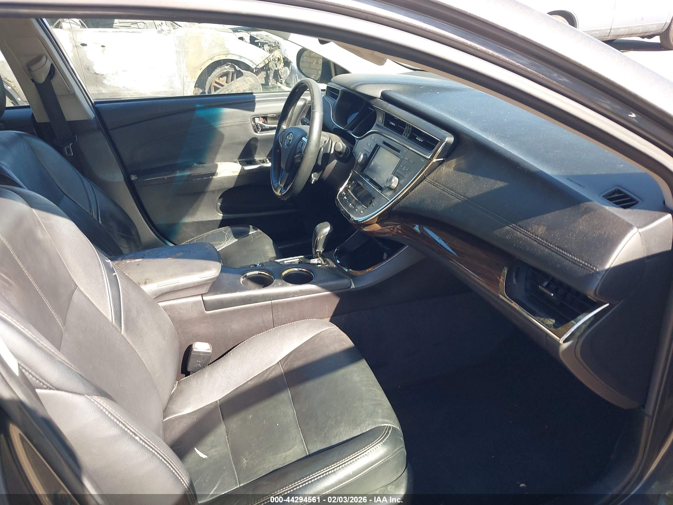 TOYOTA AVALON image 5
