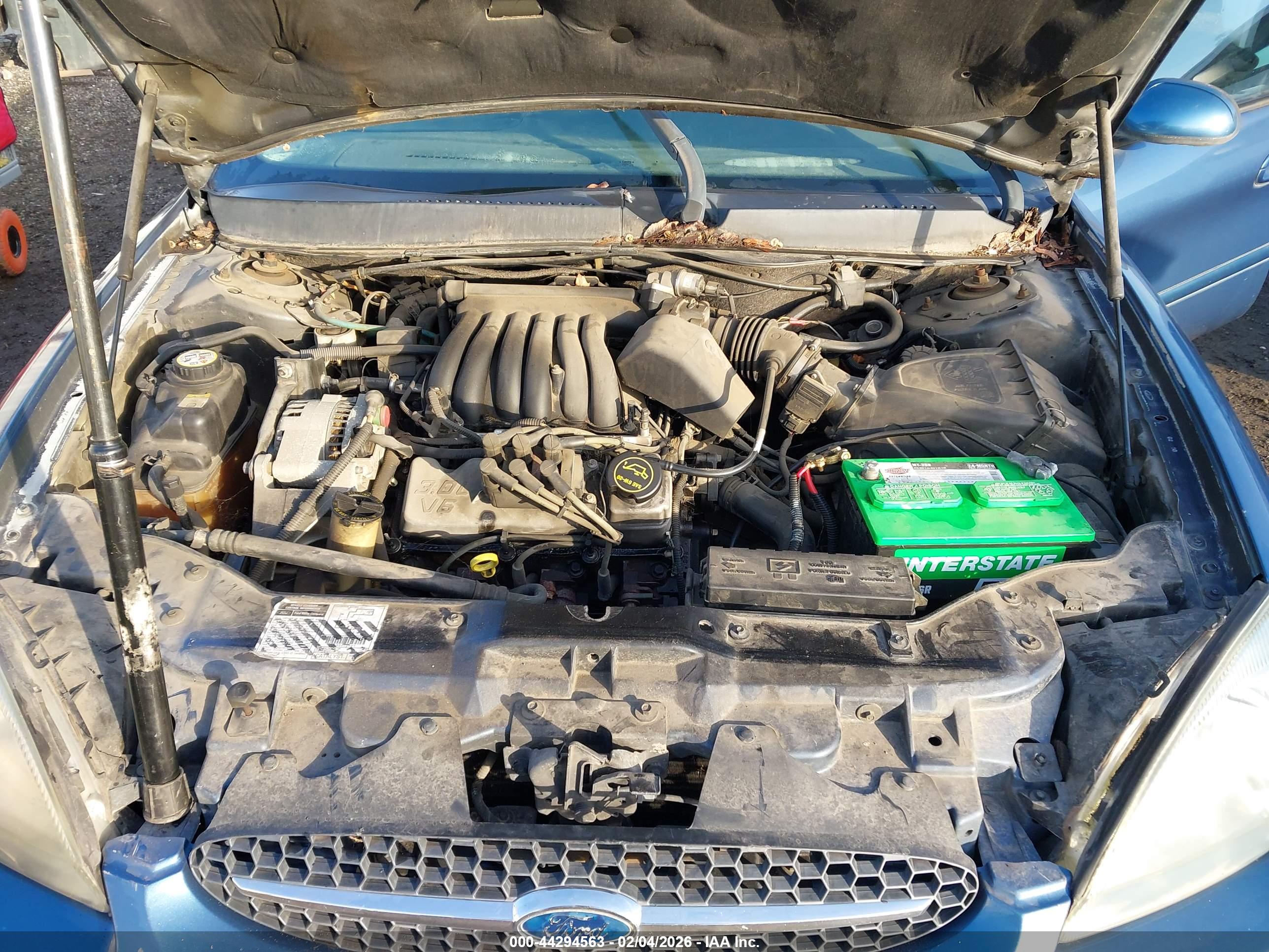 FORD TAURUS image 10