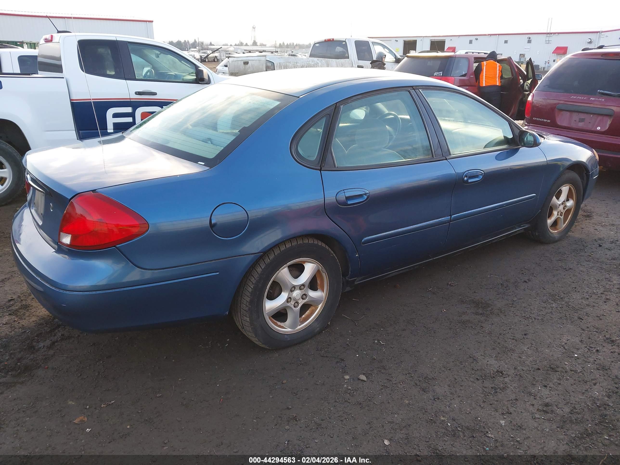 FORD TAURUS image 4