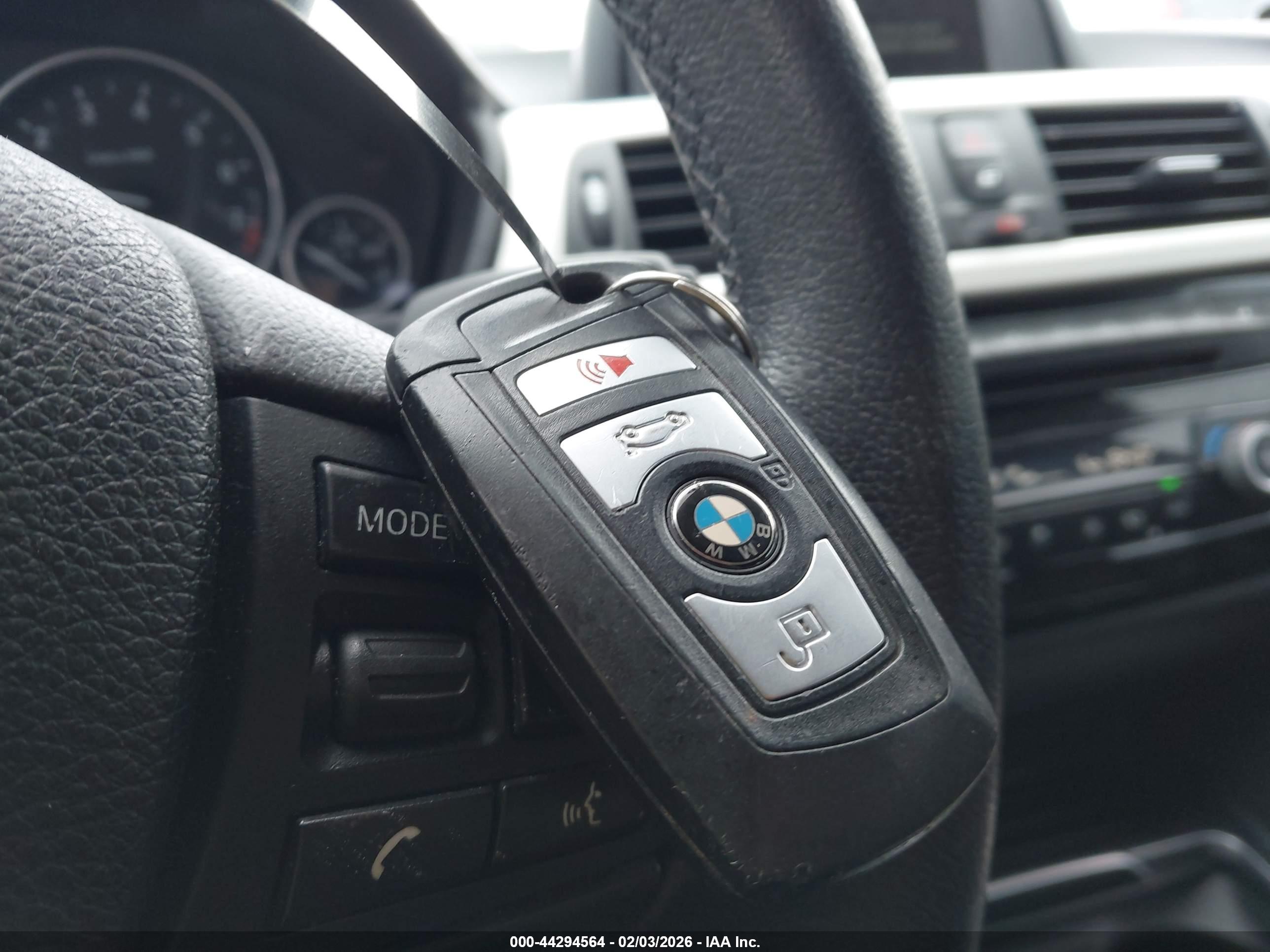 BMW 320I image 11