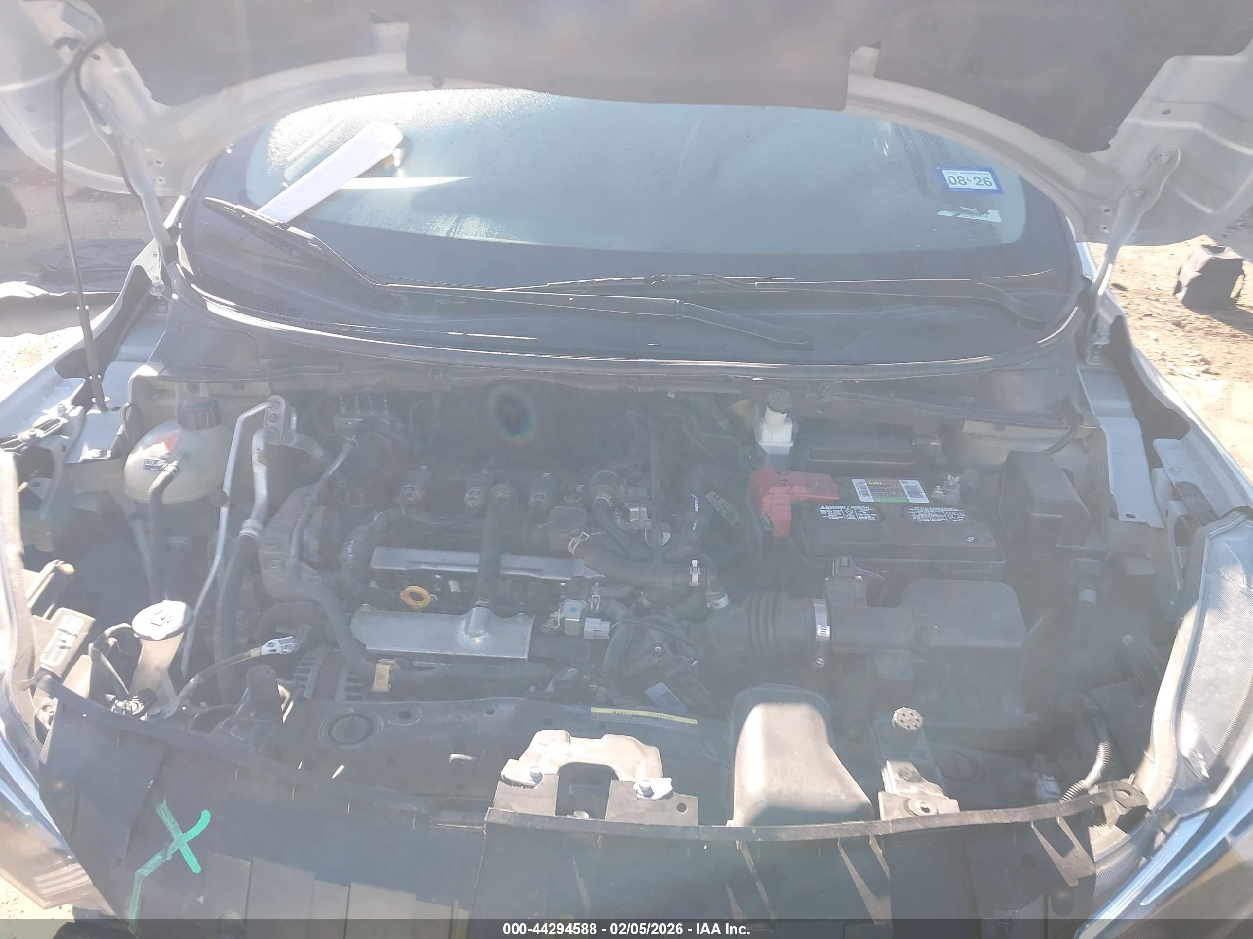 NISSAN VERSA image 10
