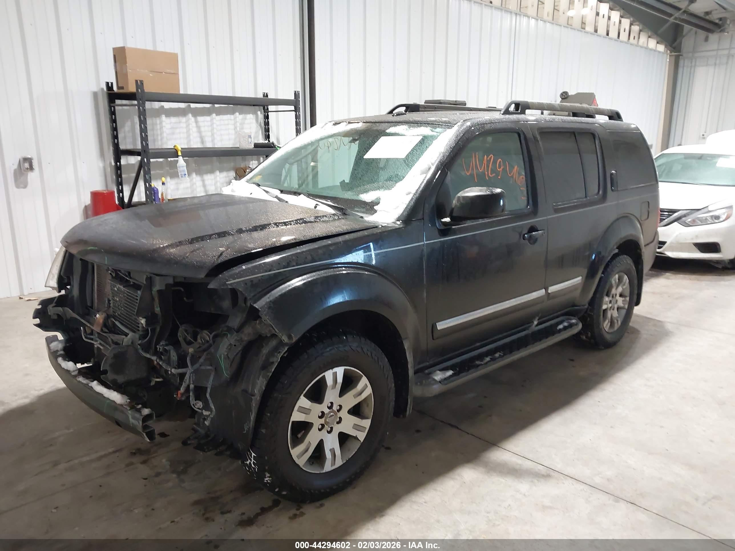 NISSAN PATHFINDER image 2