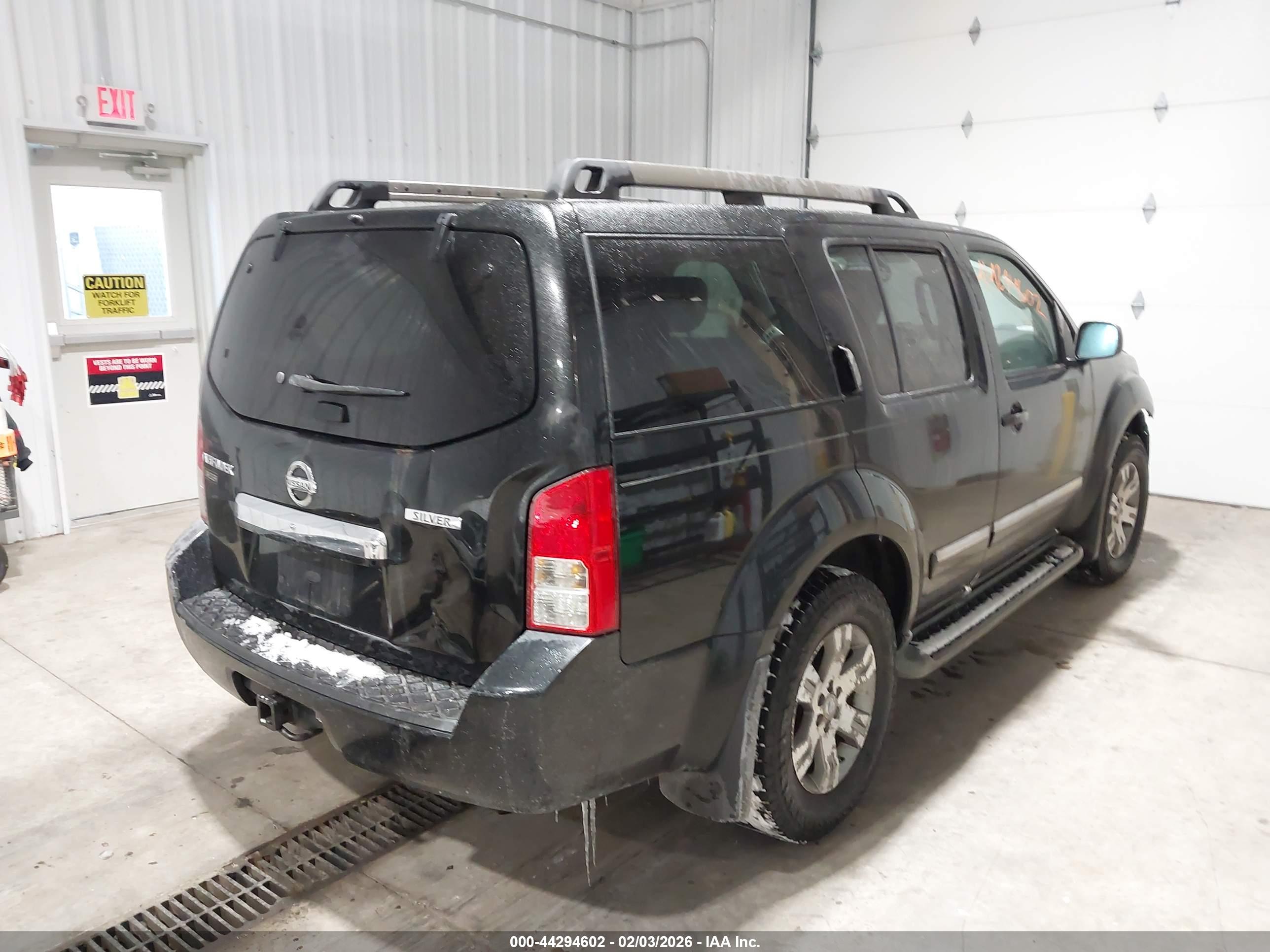 NISSAN PATHFINDER image 4
