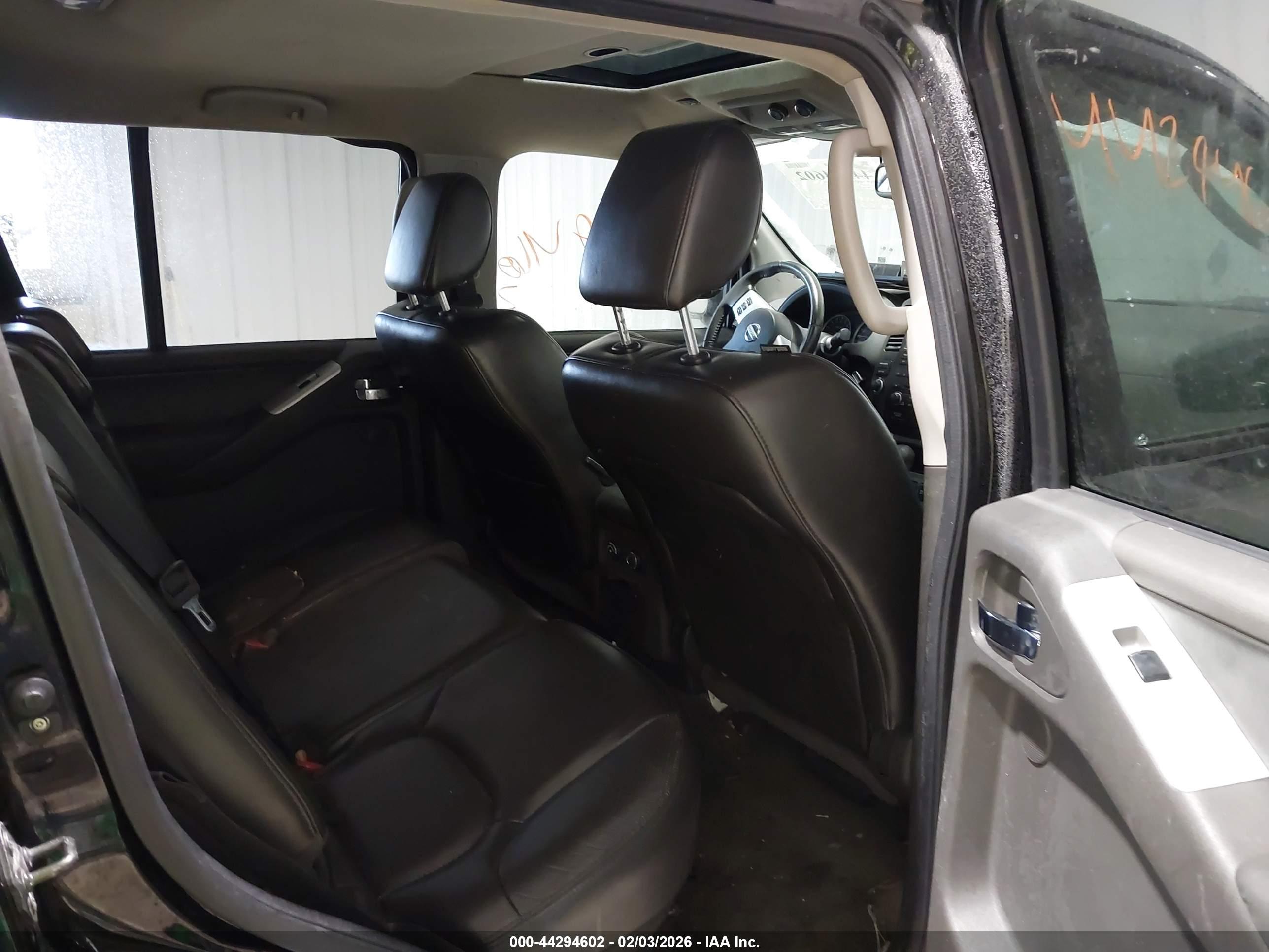 NISSAN PATHFINDER image 8