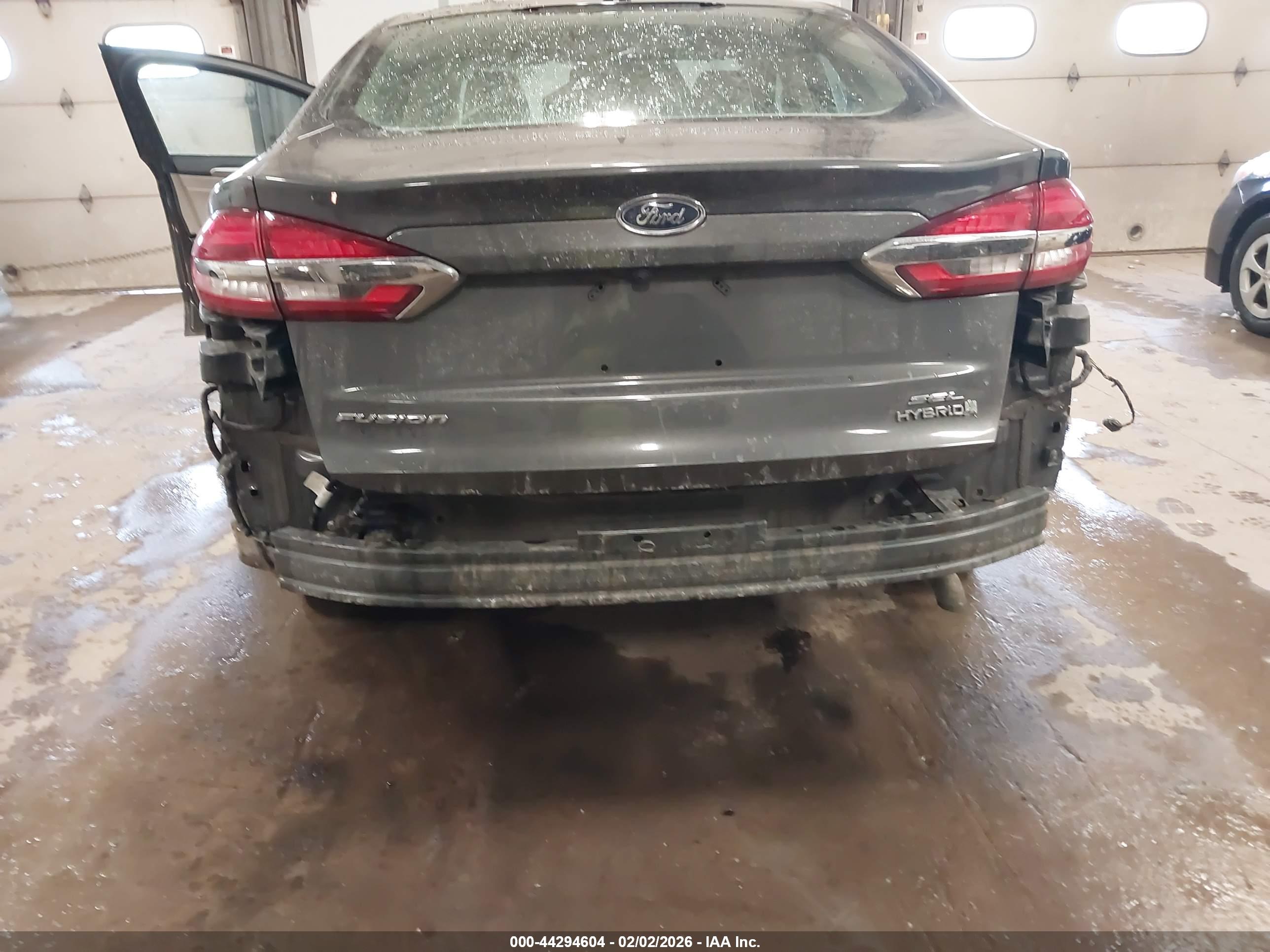 FORD FUSION image 6