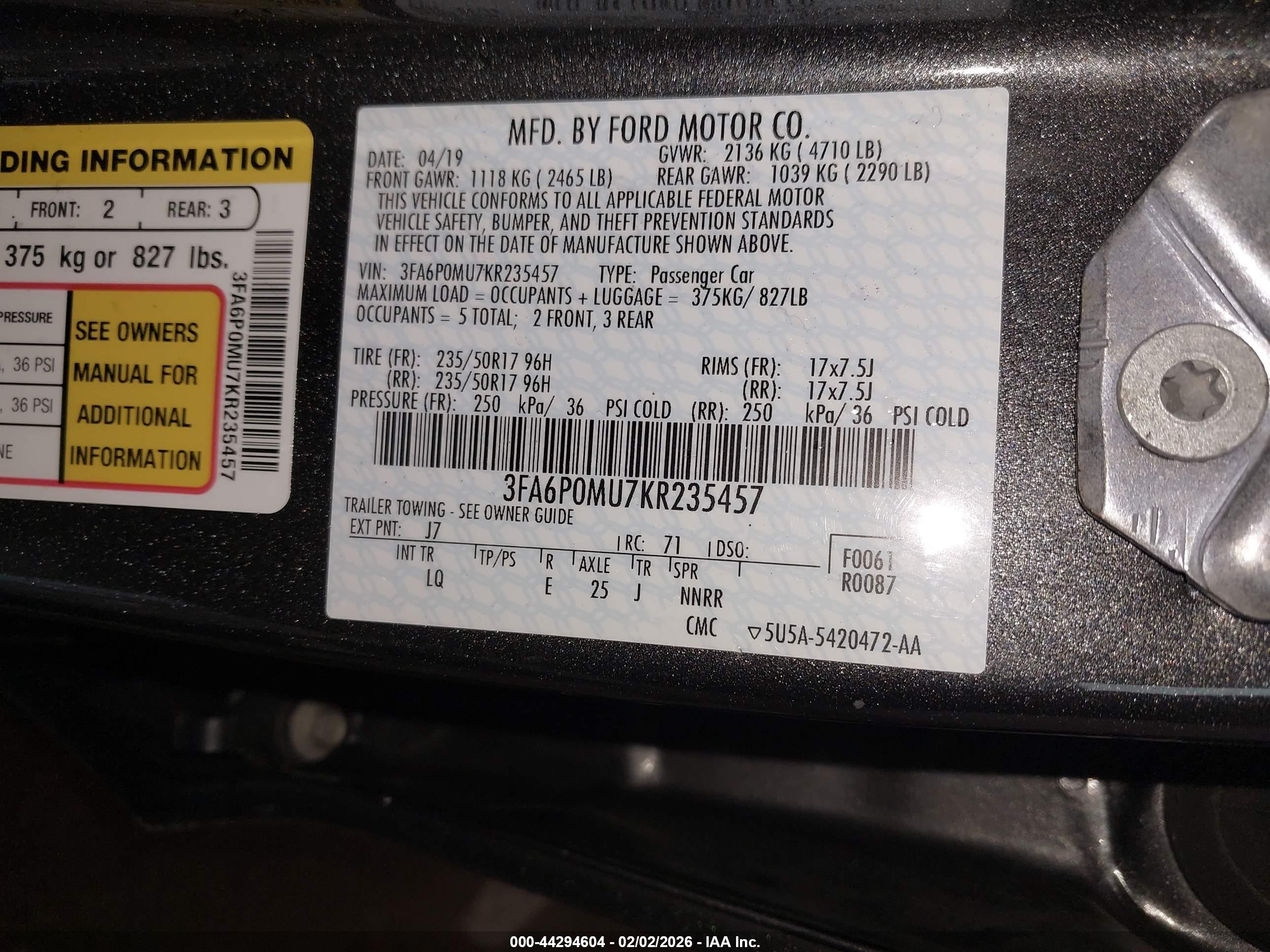 FORD FUSION image 9